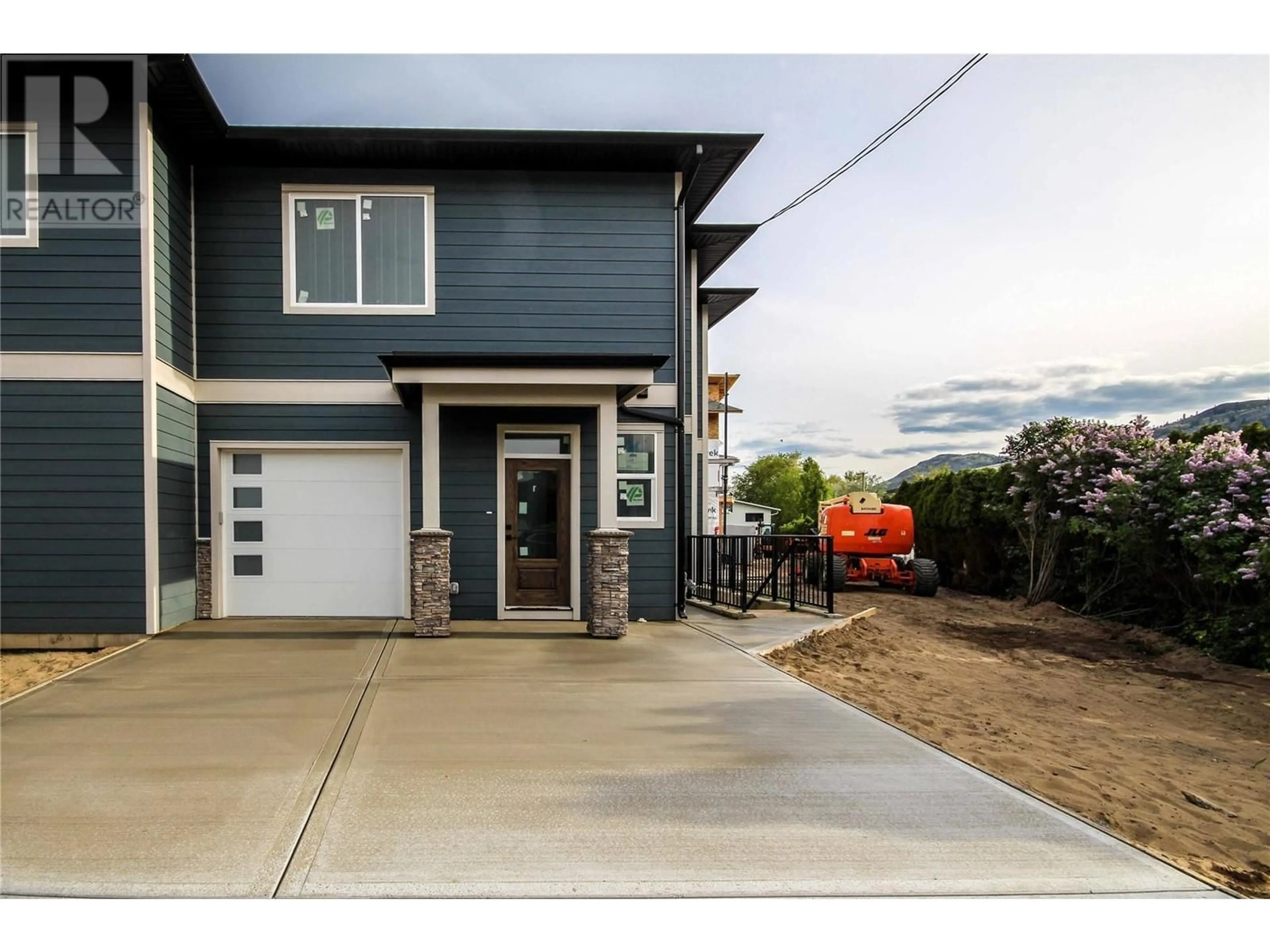 Home with vinyl exterior material, street for 723 LYNE ROAD, Kamloops British Columbia V2B6Z7