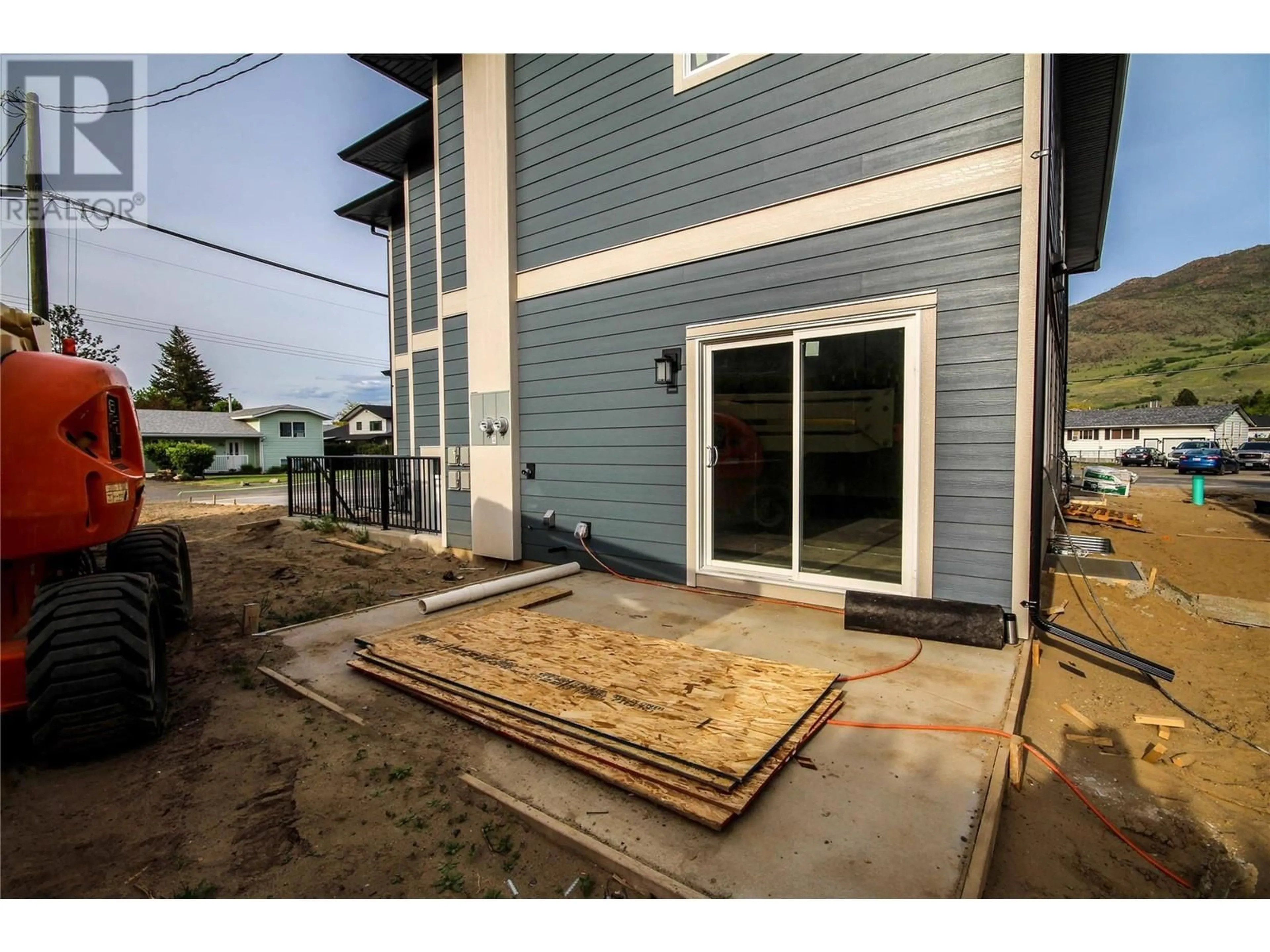 Patio, unknown for 723 LYNE ROAD, Kamloops British Columbia V2B6Z7