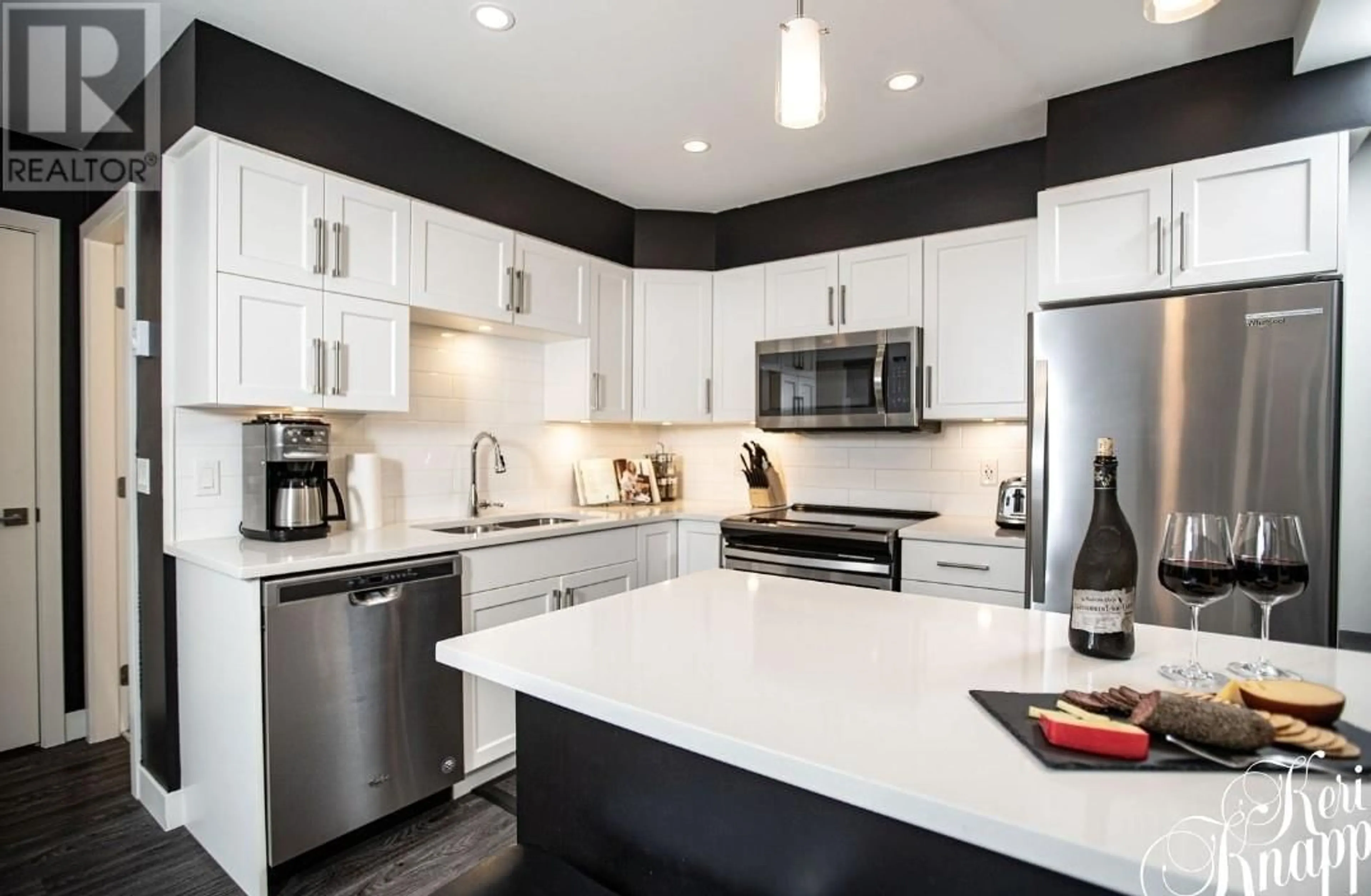 Contemporary kitchen, ceramic/tile floor for 3100 - 1901 NELS NELSON CRESCENT, Revelstoke British Columbia V0E2S3