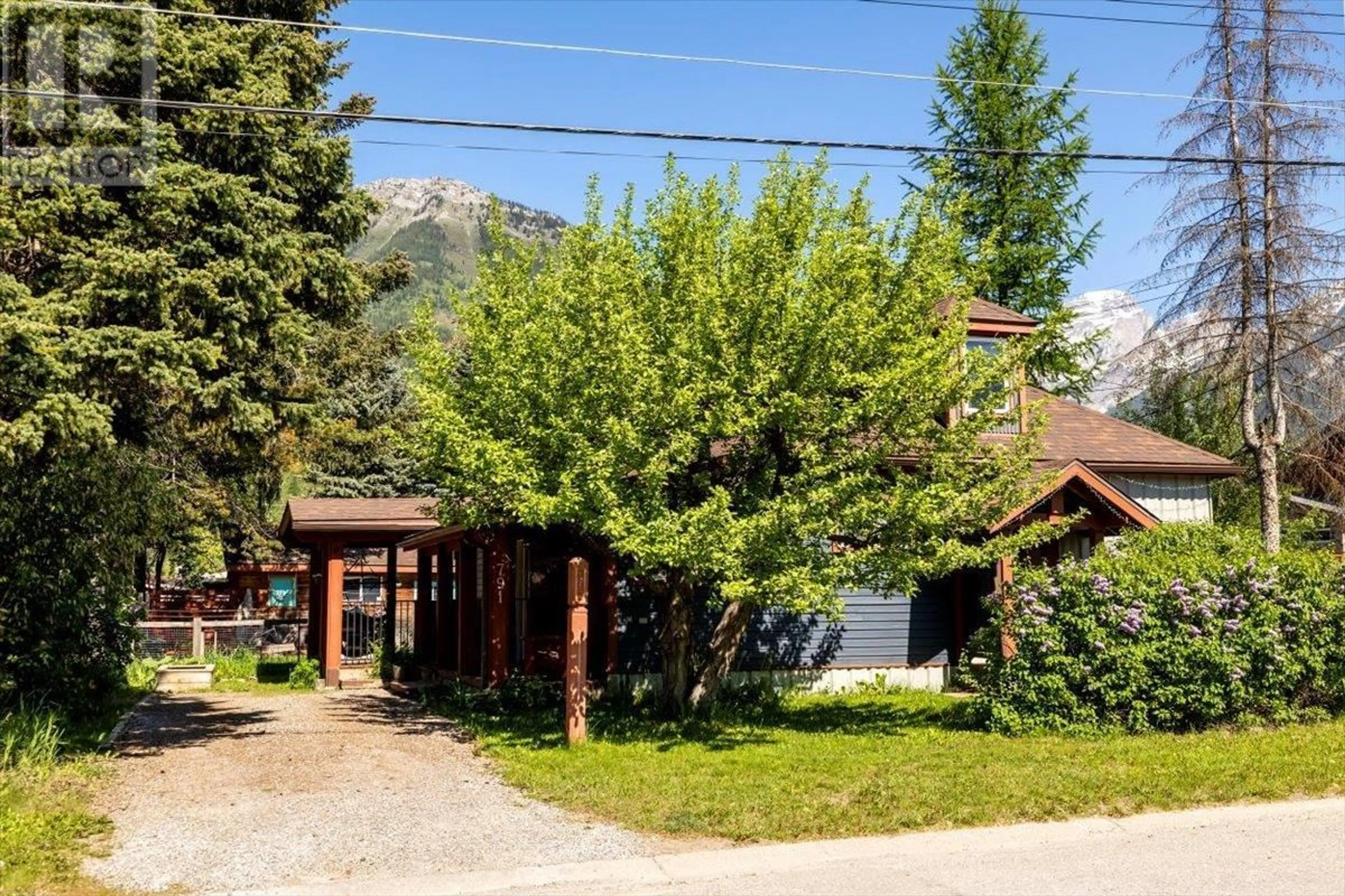 Patio, mountain view for 791 8TH AVENUE, Fernie British Columbia V0B1M0