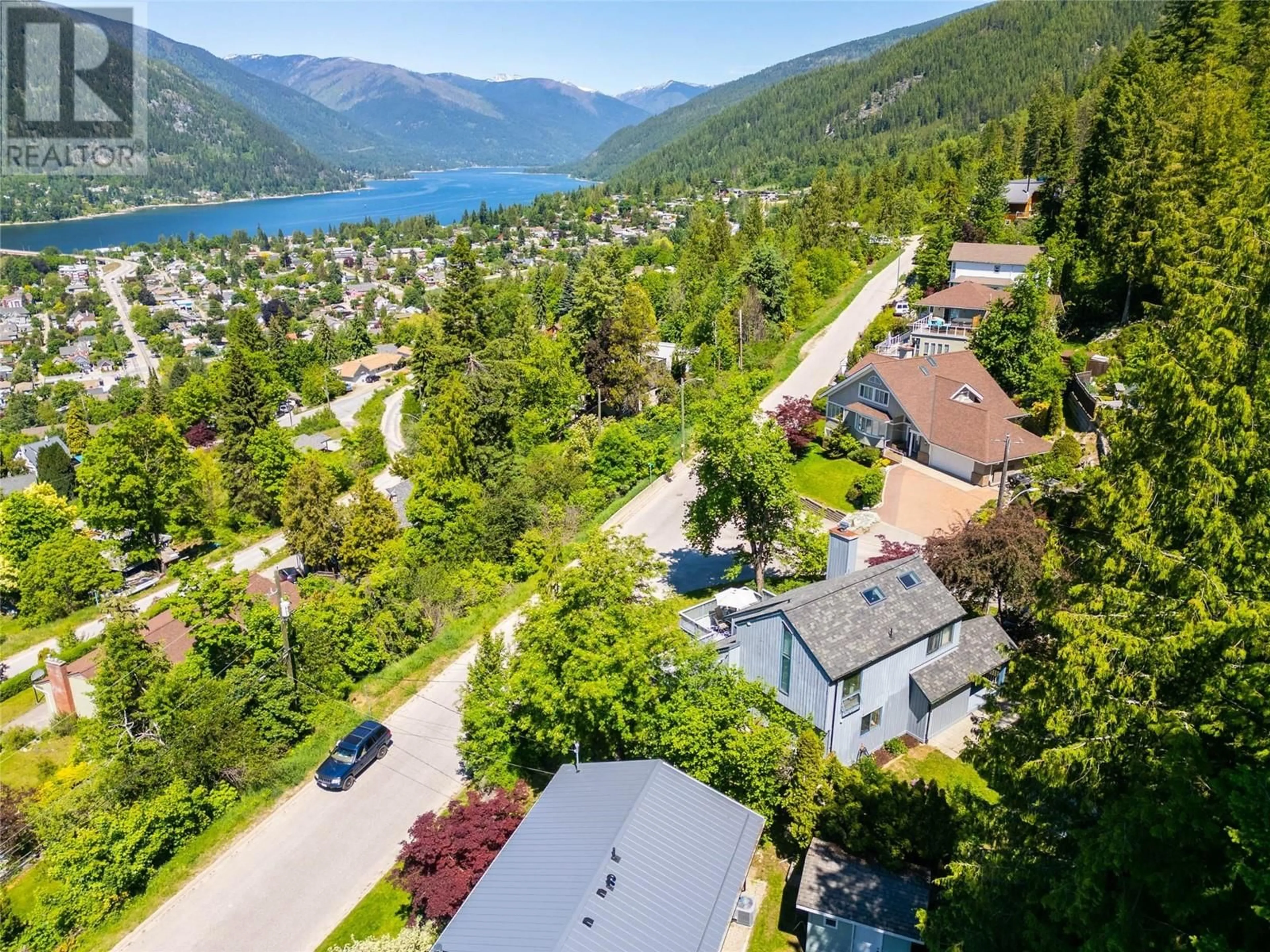 A pic from outside/outdoor area/front of a property/back of a property/a pic from drone, unknown for 194 TREVOR STREET, Nelson British Columbia V1L2W1