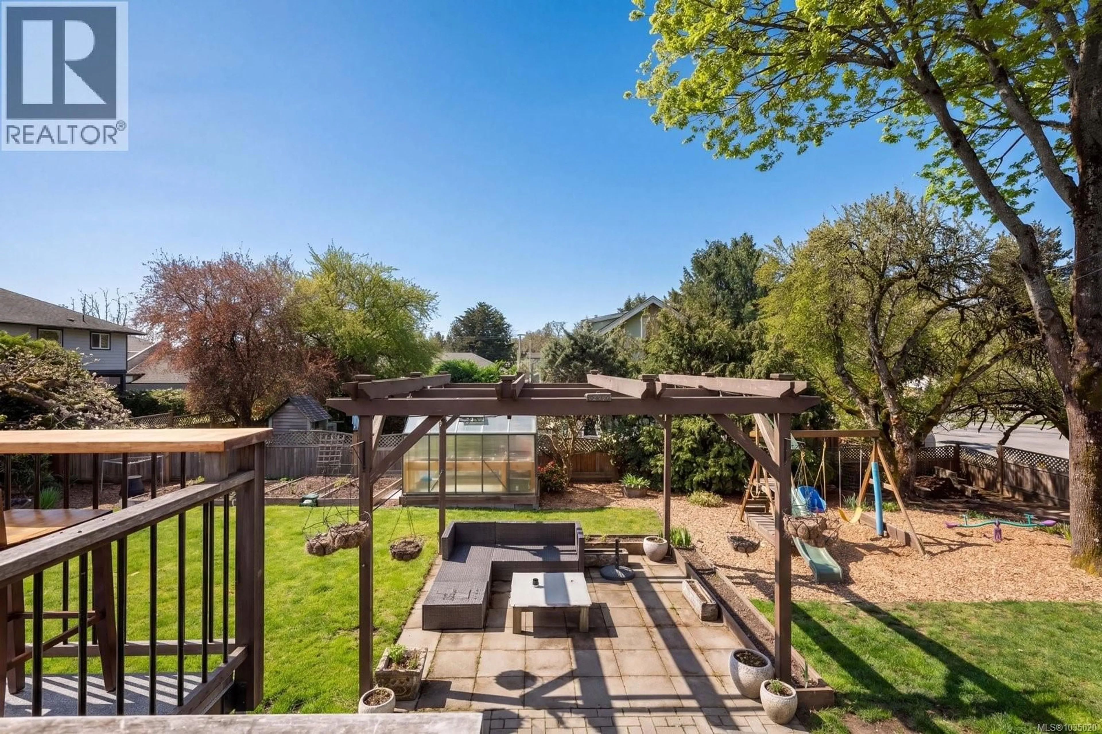 Patio, unknown for 1233 ROY ROAD, Saanich British Columbia V8Z2X8