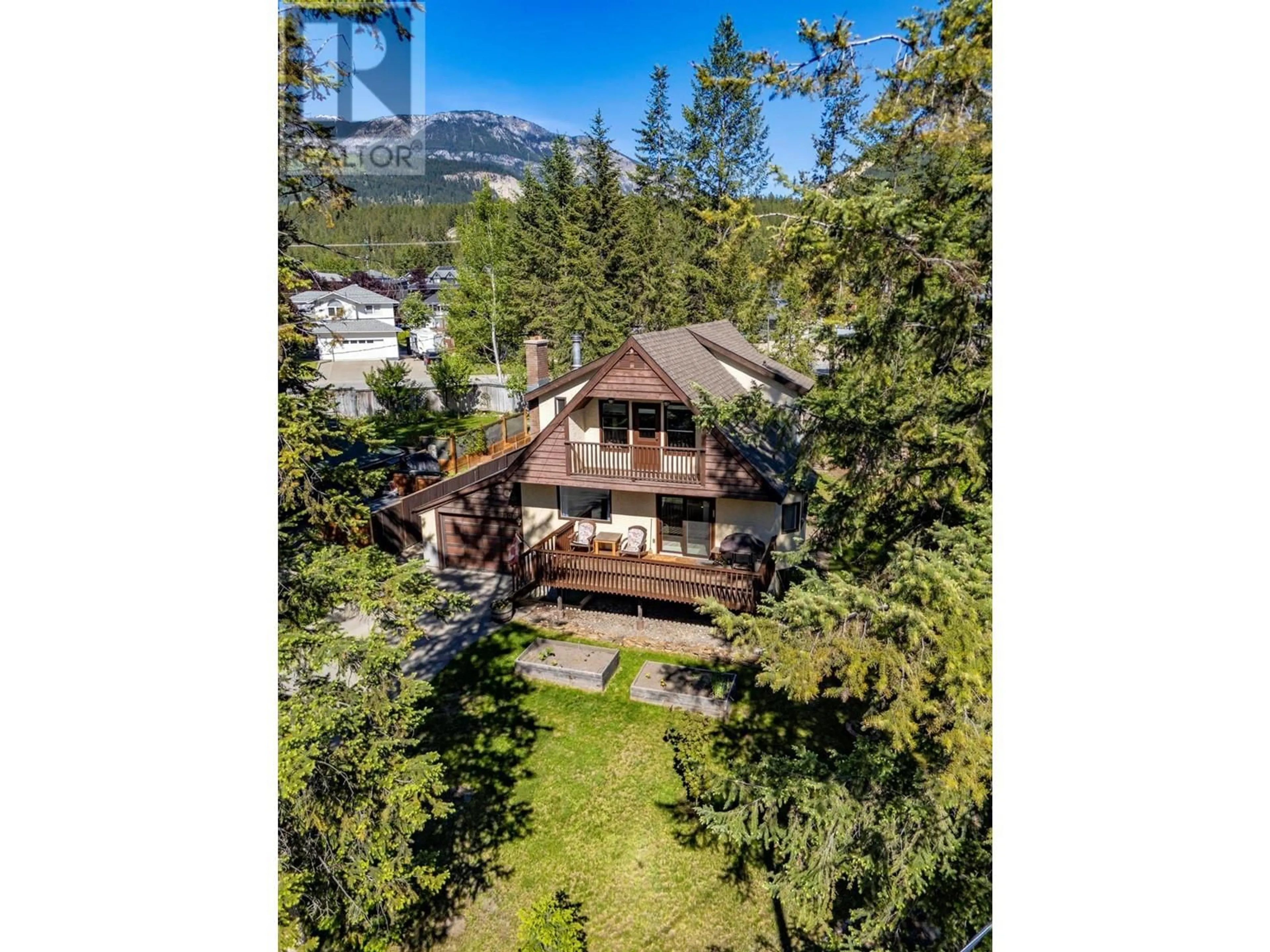 A pic from outside/outdoor area/front of a property/back of a property/a pic from drone, unknown for 1506 14TH AVENUE SOUTH, Golden British Columbia V0A1H6