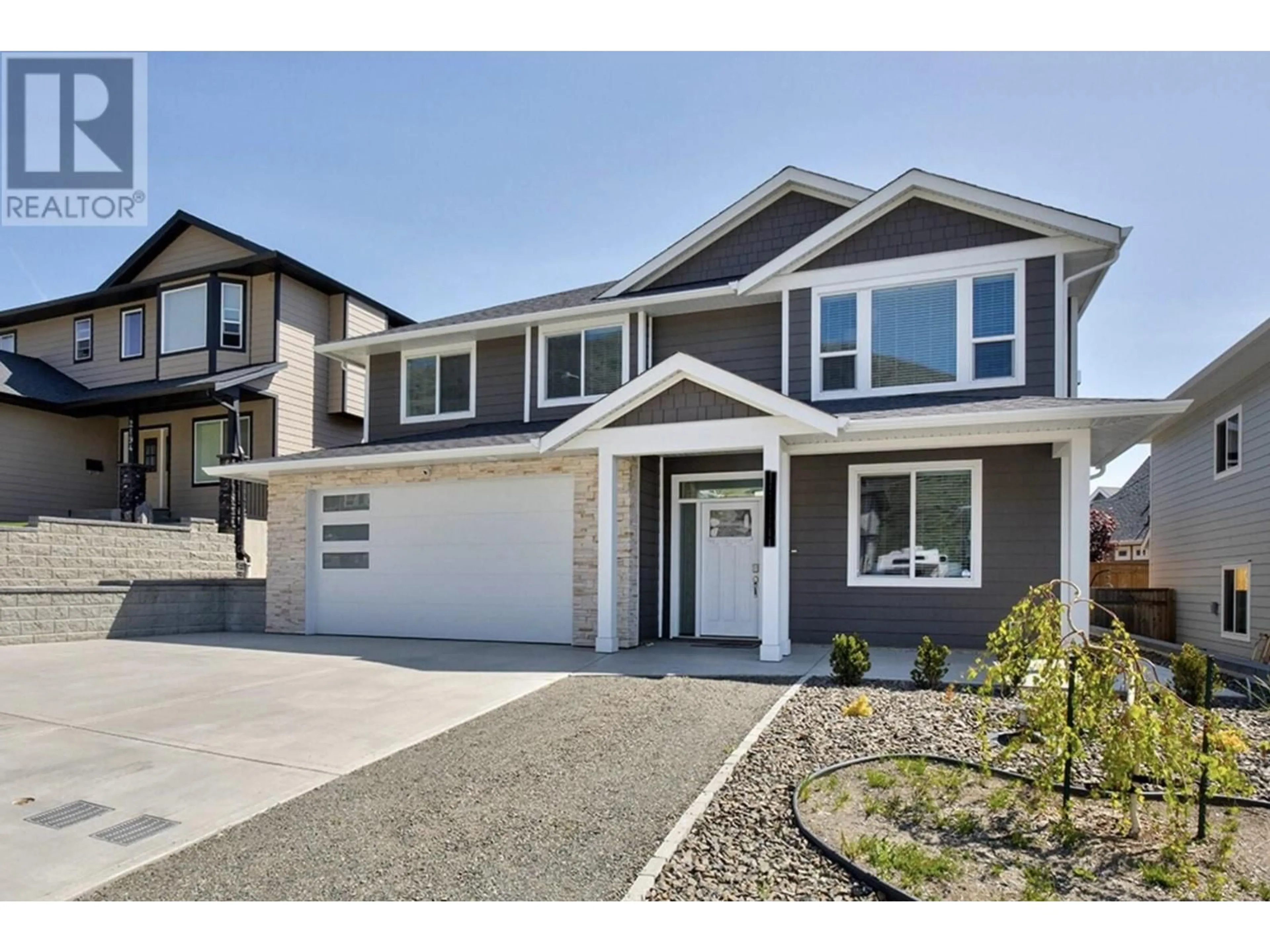 Home with vinyl exterior material, street for 2190 SADDLEBACK DRIVE, Kamloops British Columbia V2B0B9