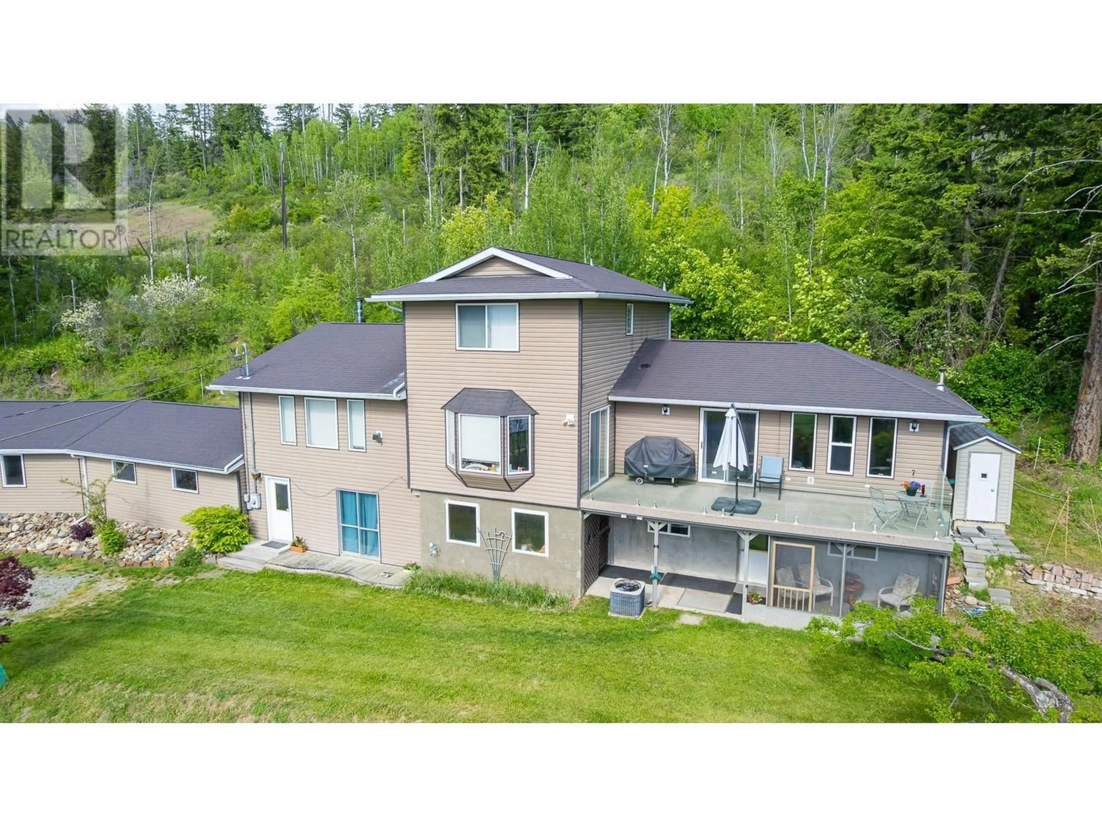 A pic from outside/outdoor area/front of a property/back of a property/a pic from drone, unknown for 3870 LAKEVIEW ARROW CREEK ROAD, Creston British Columbia V0B1G8