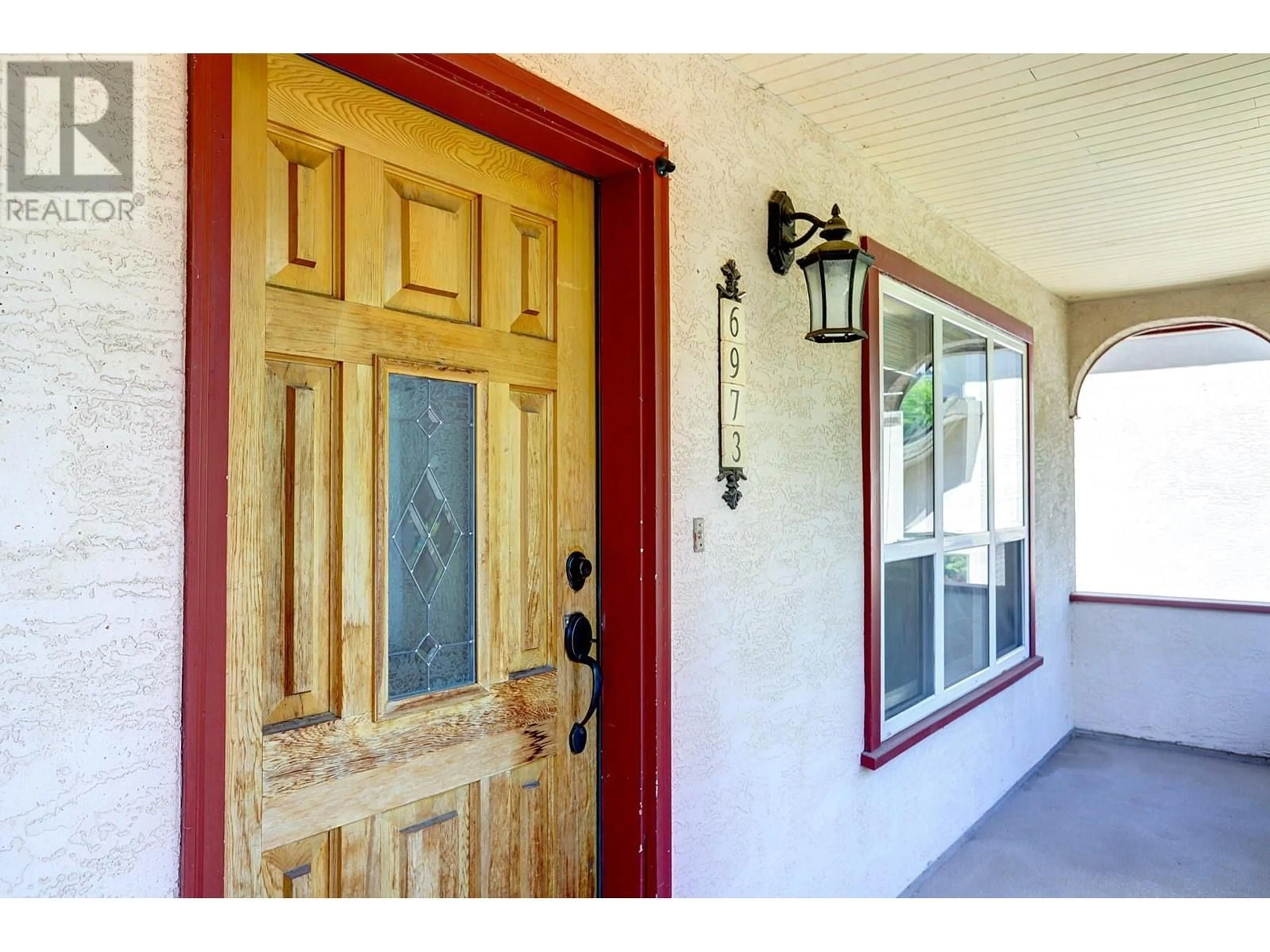 Indoor entryway for 6973 CUMMINS ROAD, Vernon British Columbia V1H1X9