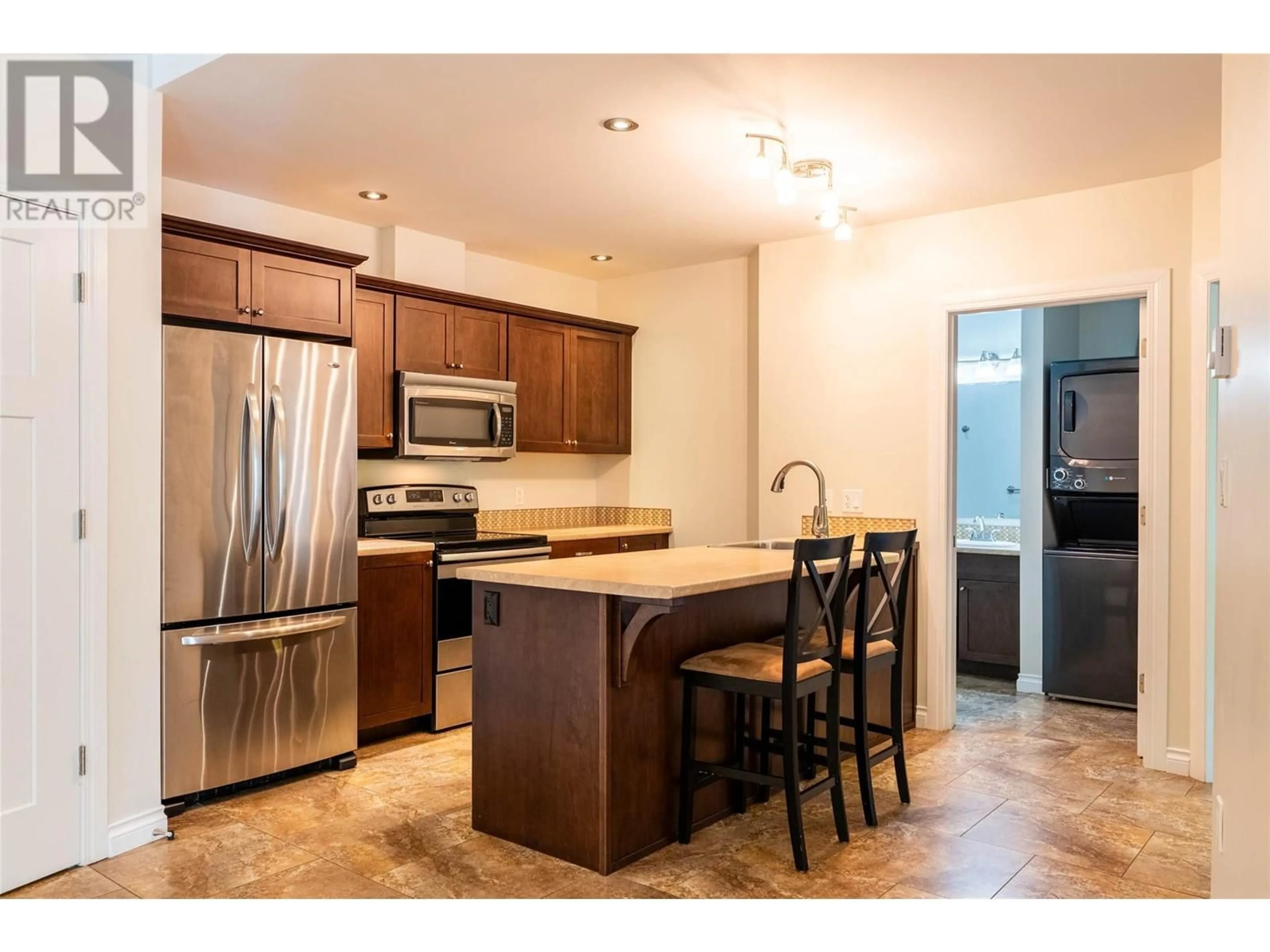 Open concept kitchen, unknown for 102 - 2011 PERRIER ROAD, Nelson British Columbia V1L6Y8