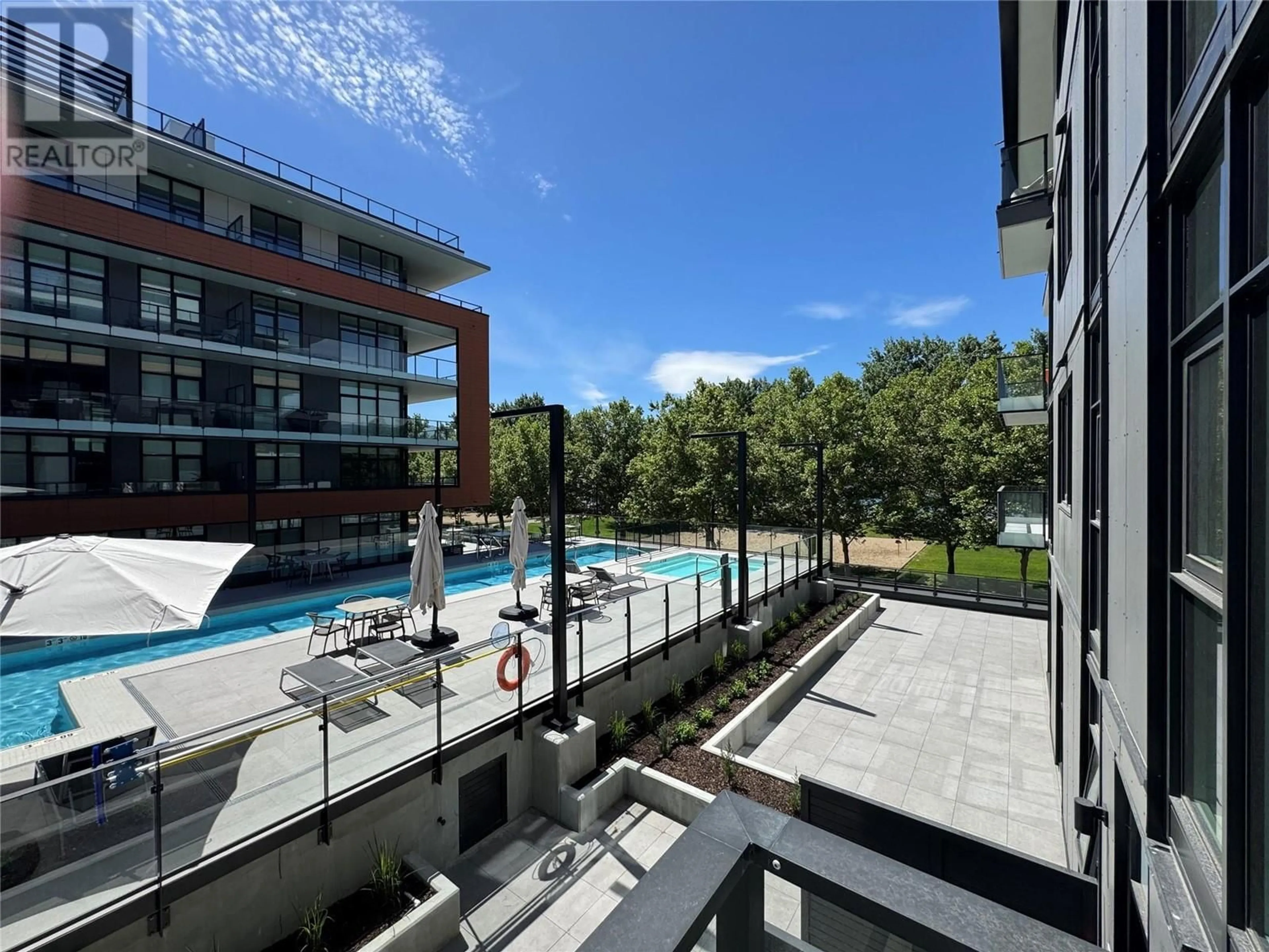 Pool for 314 - 3389 LAKESHORE ROAD, Kelowna British Columbia V1W3S9