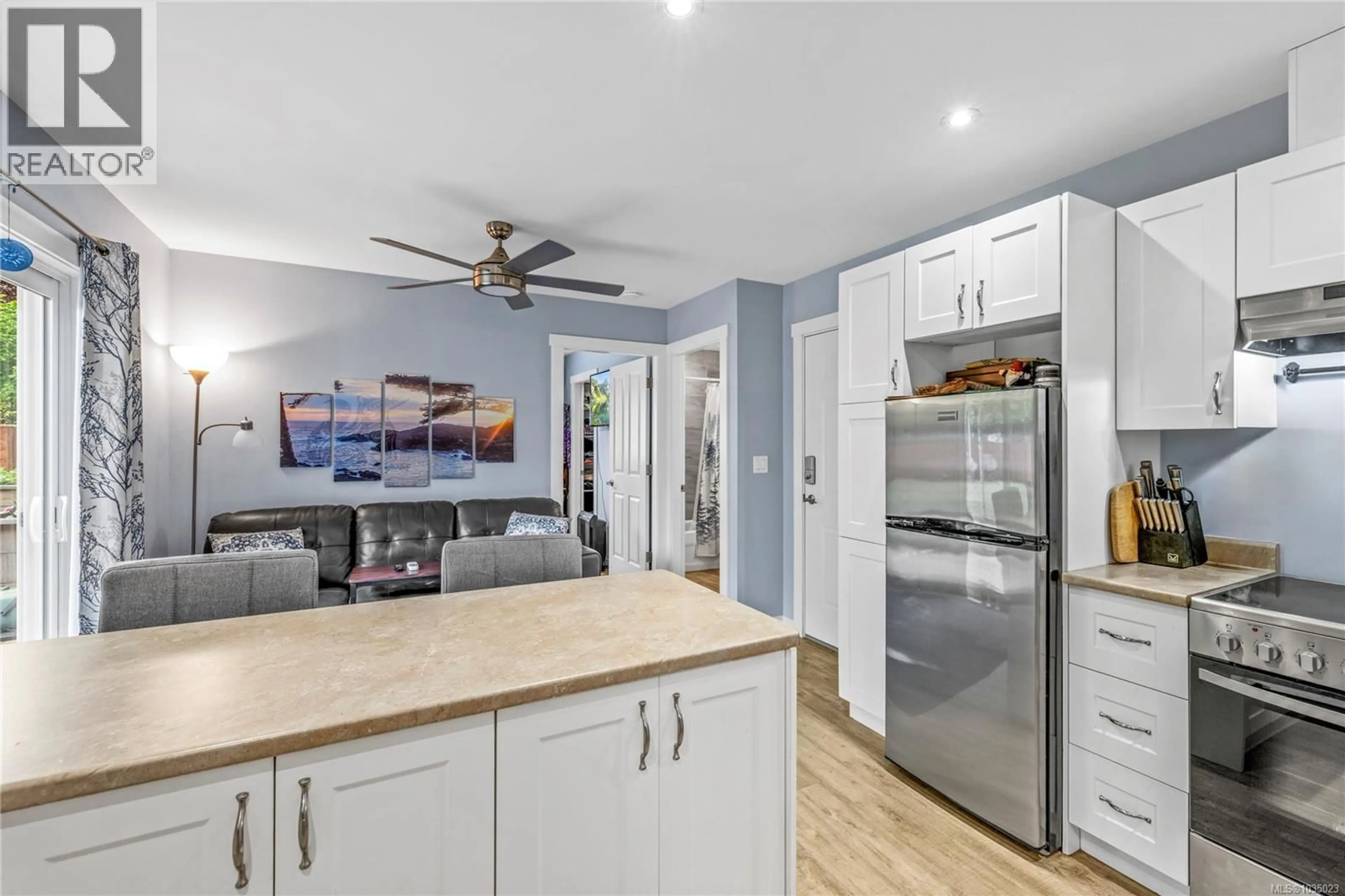 Open concept kitchen, unknown for 375 TEMPLE STREET, Parksville British Columbia V9P1C9