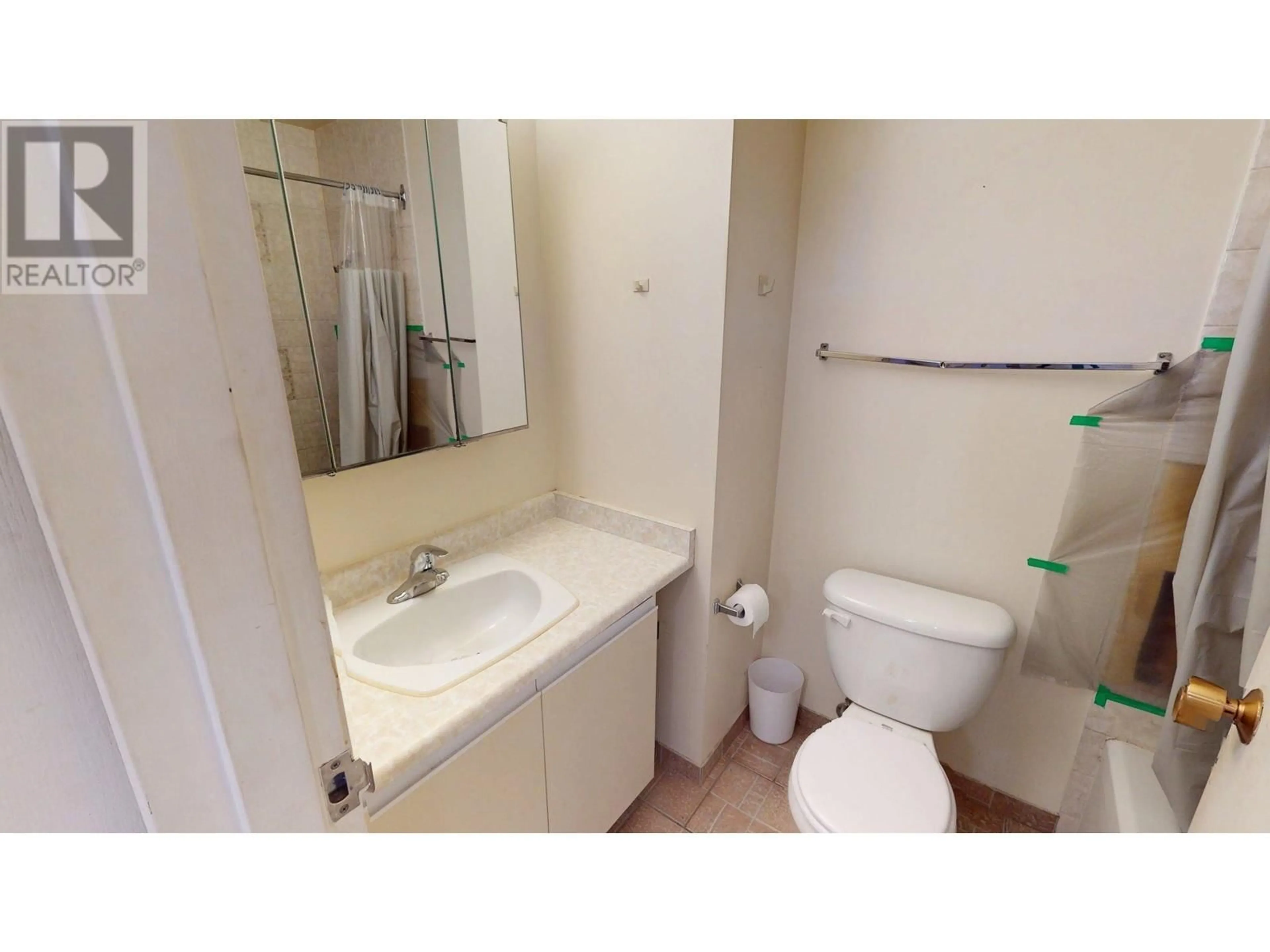 Standard bathroom, floor is not visible for 301 - 501 ELK STREET, Elkford British Columbia V0B1H0