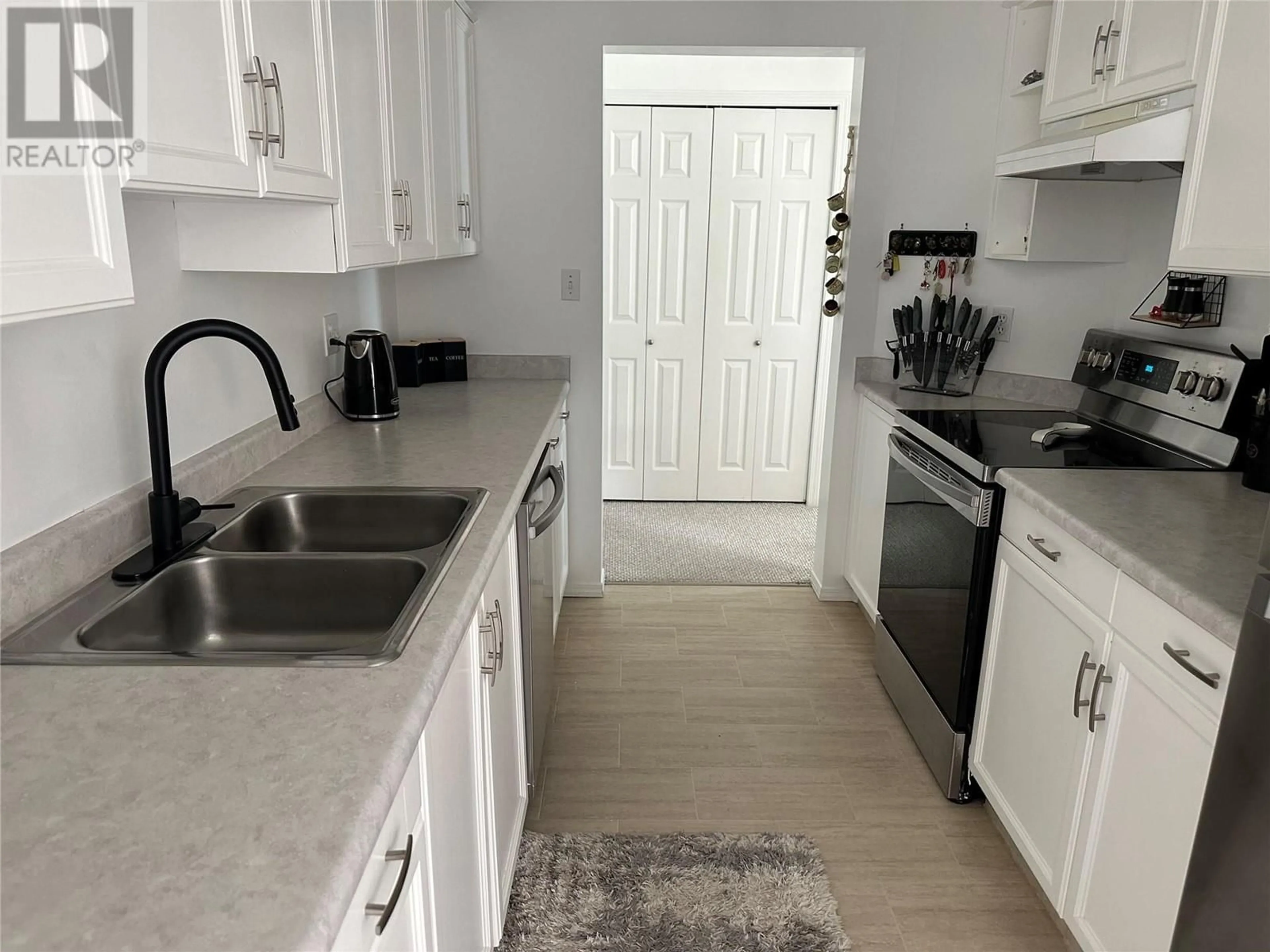 Standard kitchen, unknown for 217 - 650 MCKINNEY ROAD, Oliver British Columbia V0H1T3