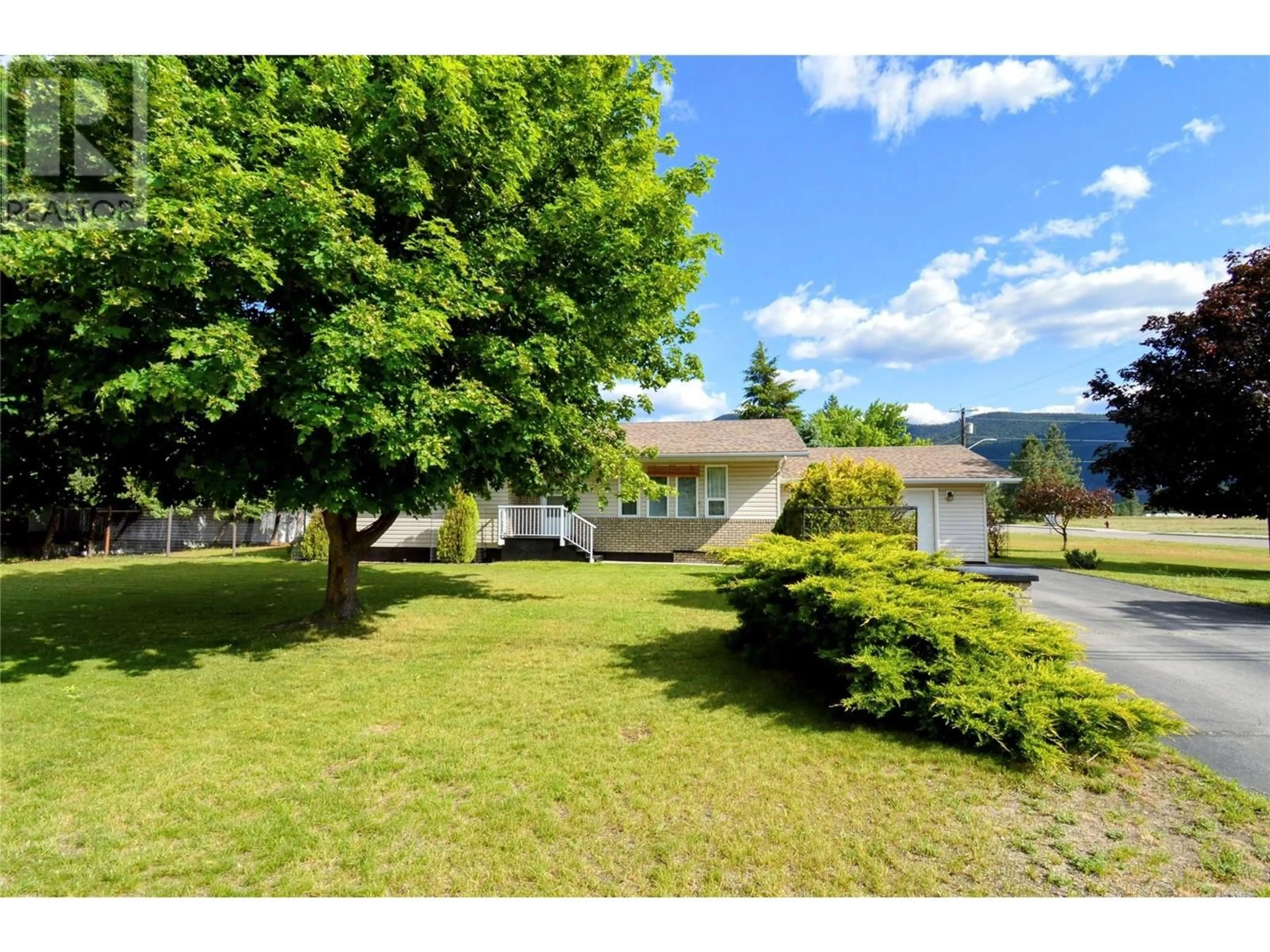 A pic from outside/outdoor area/front of a property/back of a property/a pic from drone, unknown for 2480 75TH AVENUE, Grand Forks British Columbia V0H1H2