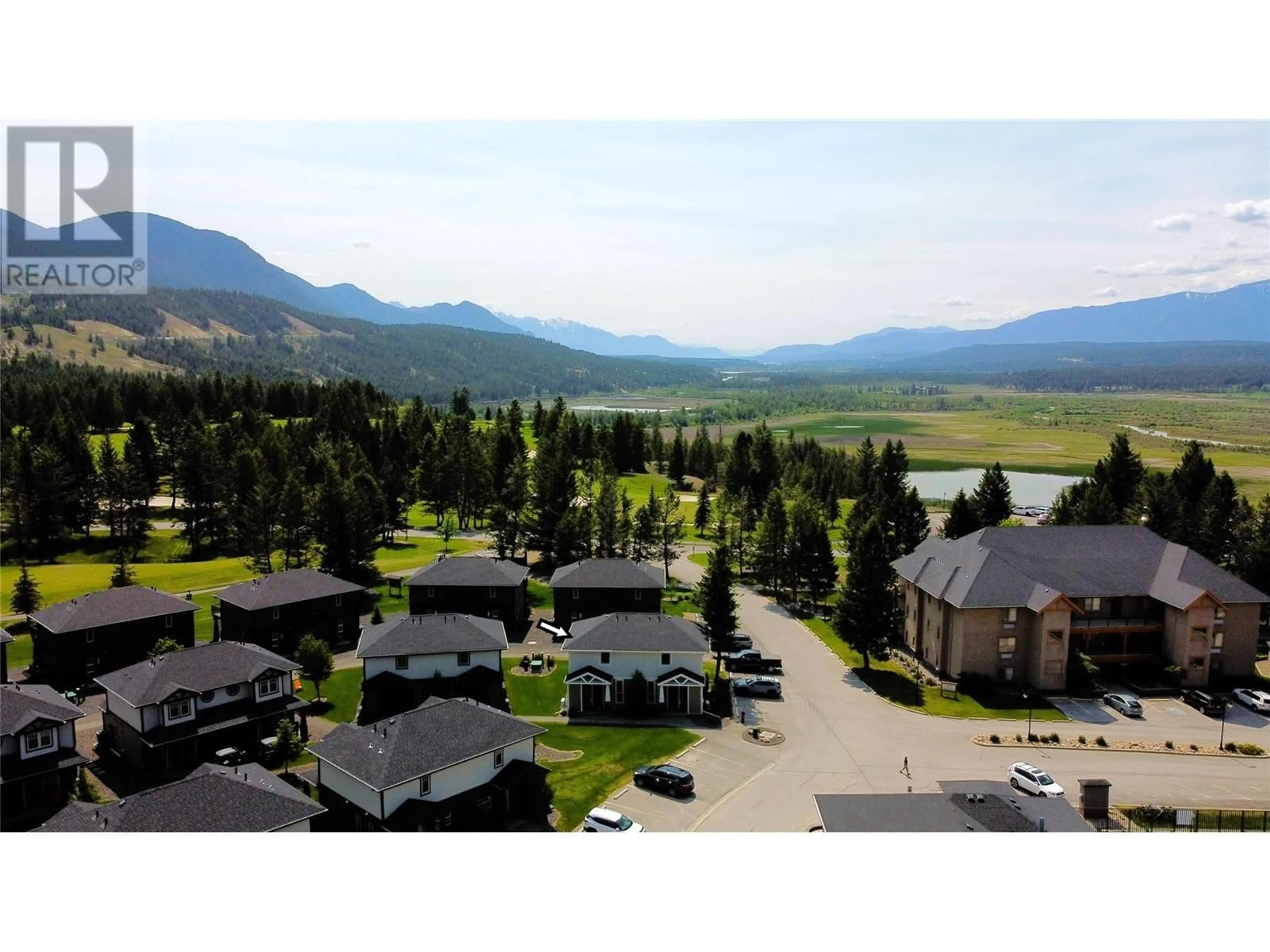 A pic from outside/outdoor area/front of a property/back of a property/a pic from drone, mountain view for 914 - 900 BIGHORN BOULEVARD, Radium Hot Springs British Columbia V0A1M0