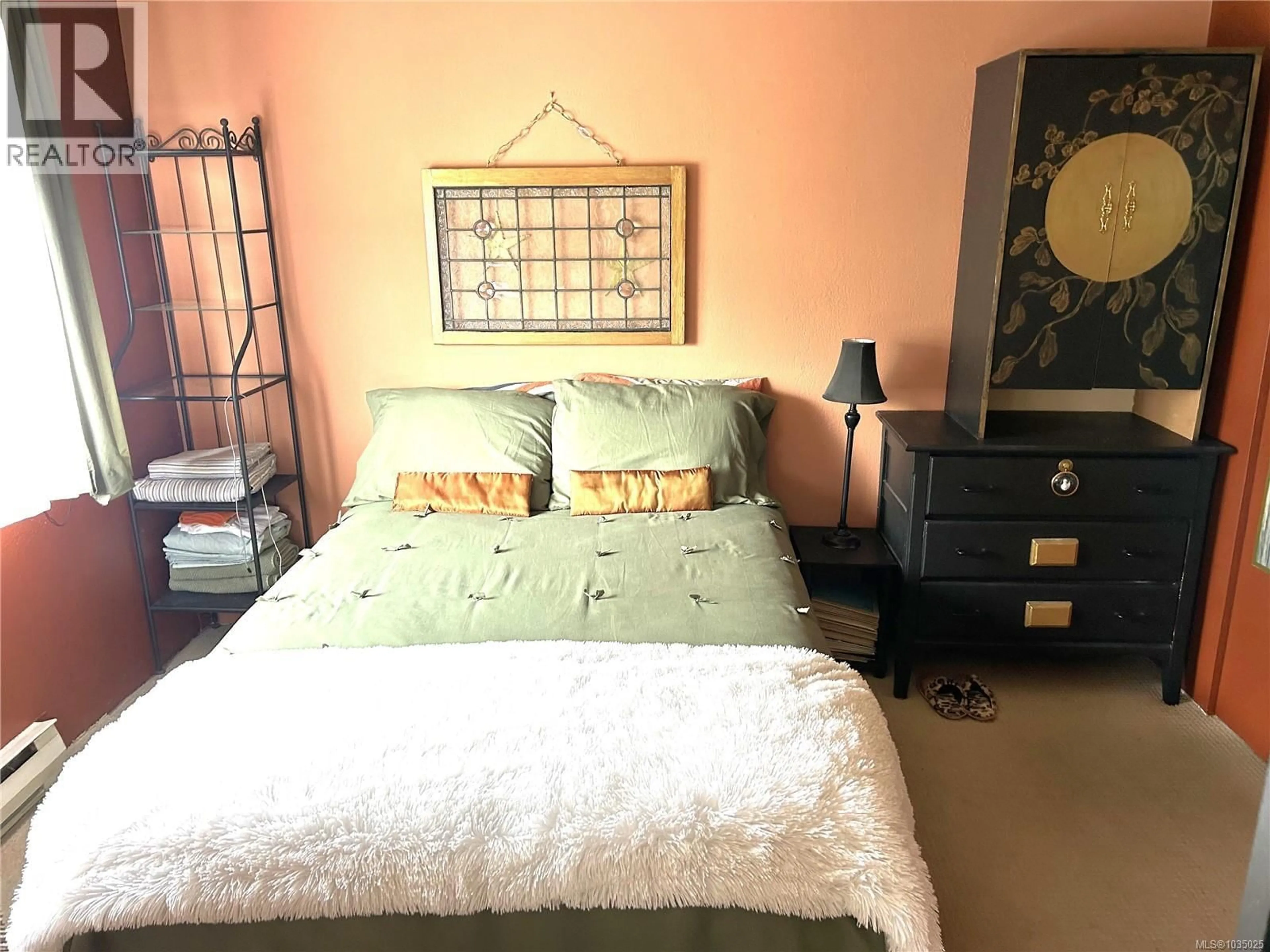 Bedroom with bed, unknown for 304 - 904 HILLSIDE AVENUE, Victoria British Columbia V8T1Z8