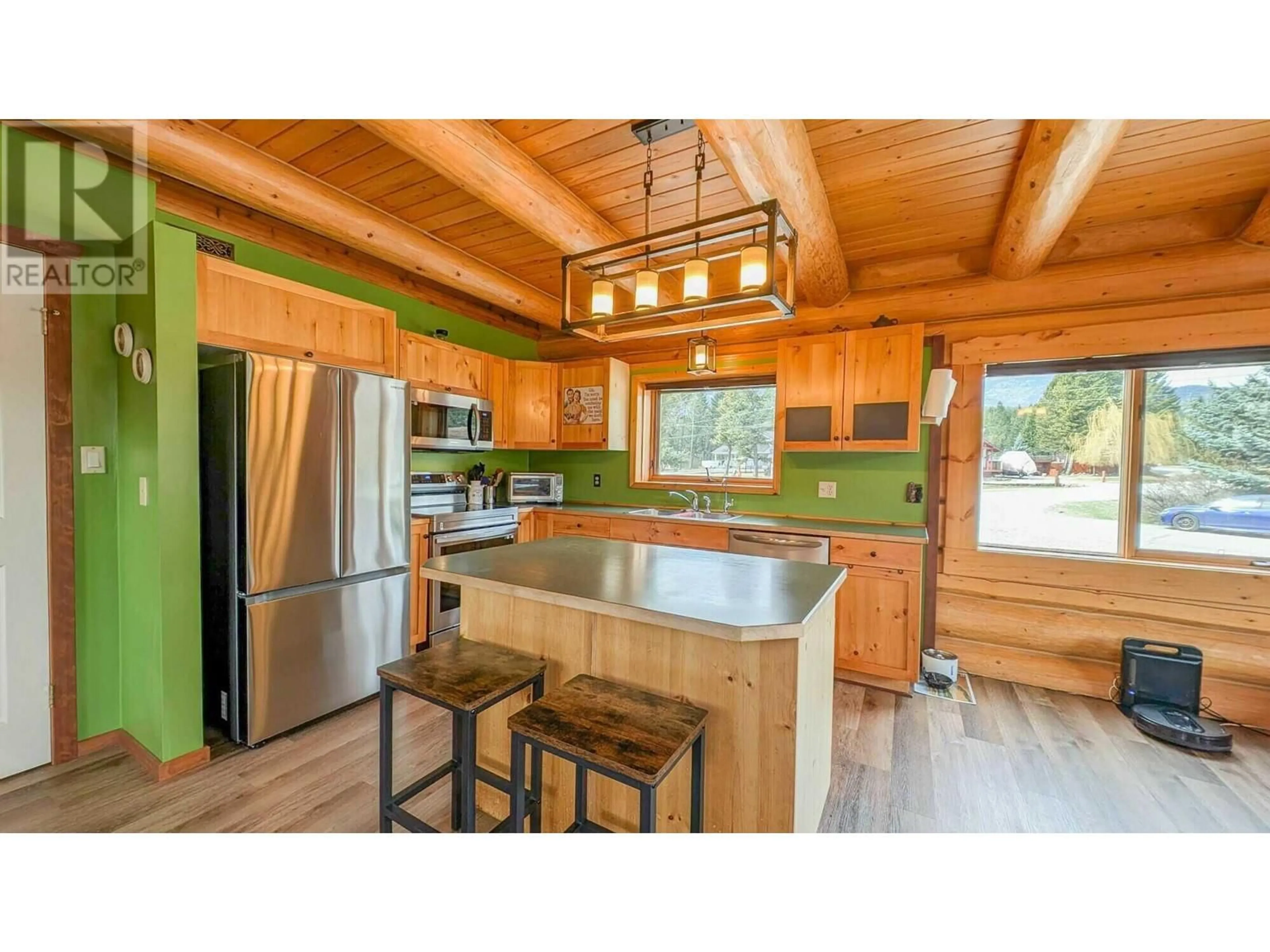 Rustic kitchen, wood/laminate floor for 4596 PURCELL DRIVE, Fairmont Hot Springs British Columbia V0B1L2