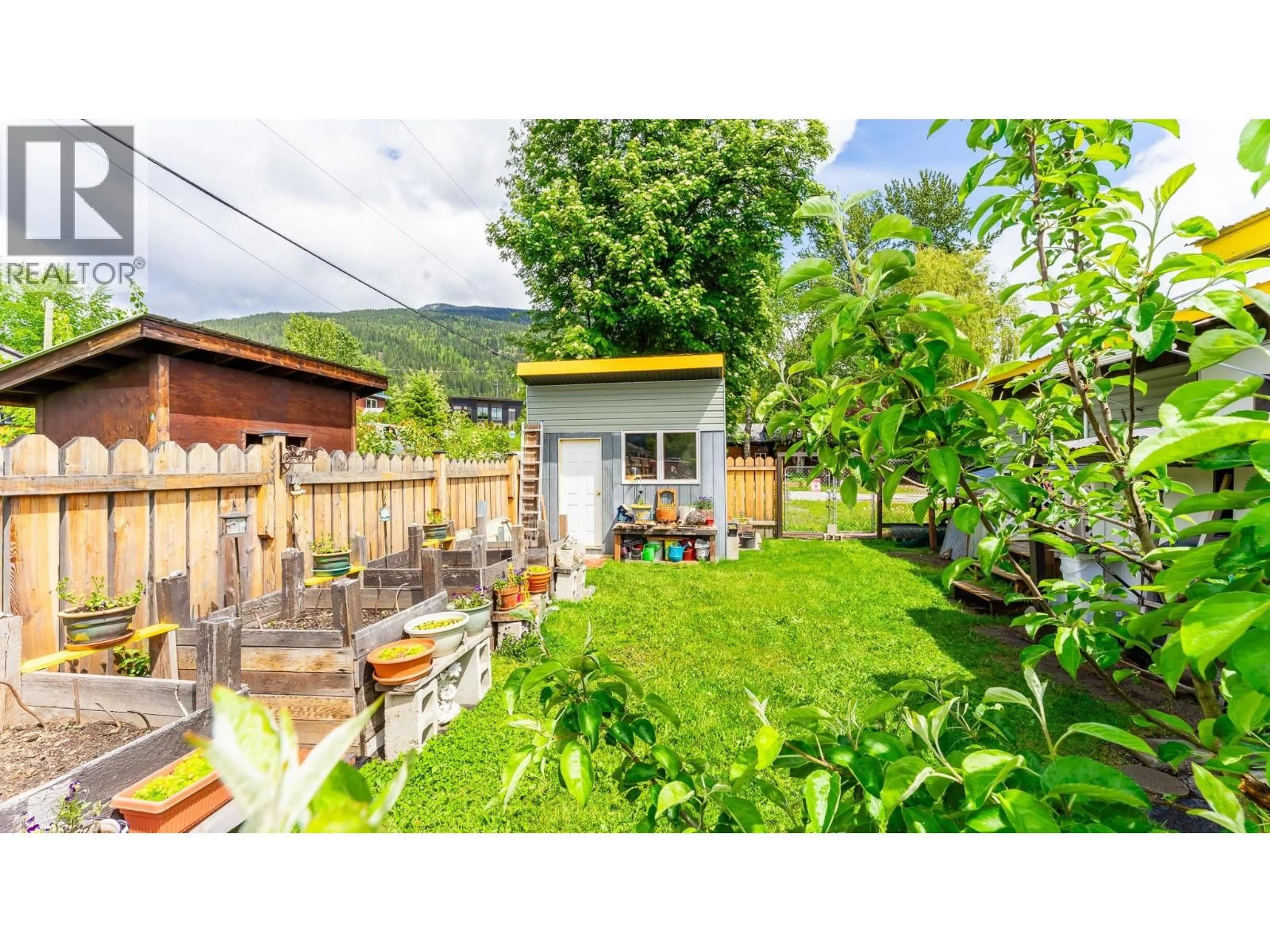 Shed for 28 - 318 HUMBERT STREET, Revelstoke British Columbia V0E2S0