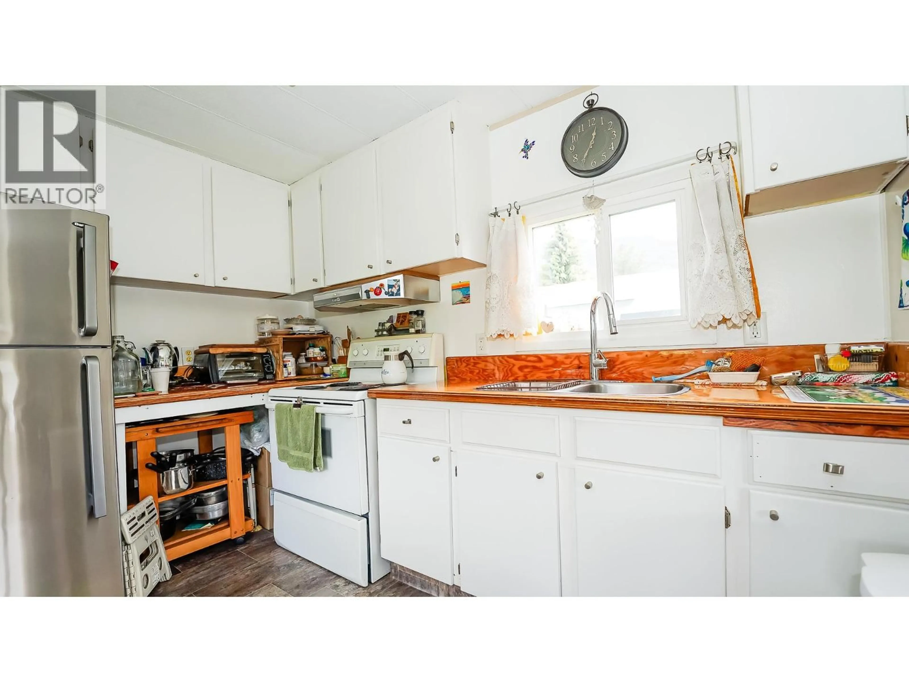 Standard kitchen, unknown for 28 - 318 HUMBERT STREET, Revelstoke British Columbia V0E2S0