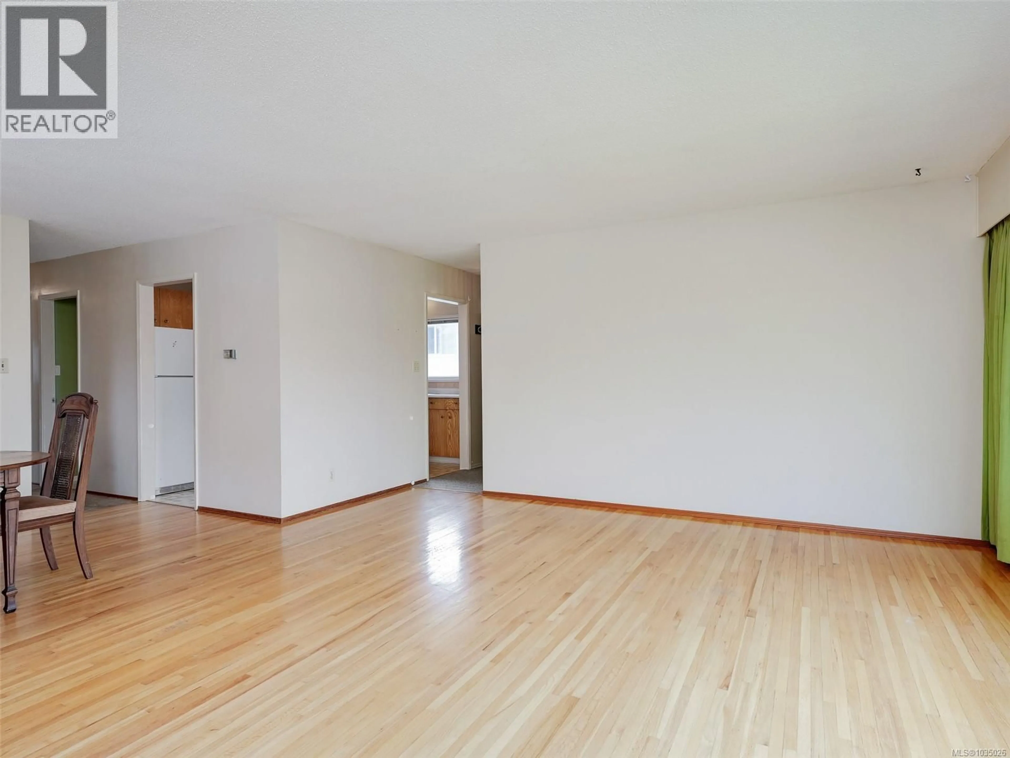 A pic of a room for 3131 YEW STREET, Victoria British Columbia V8X1M7