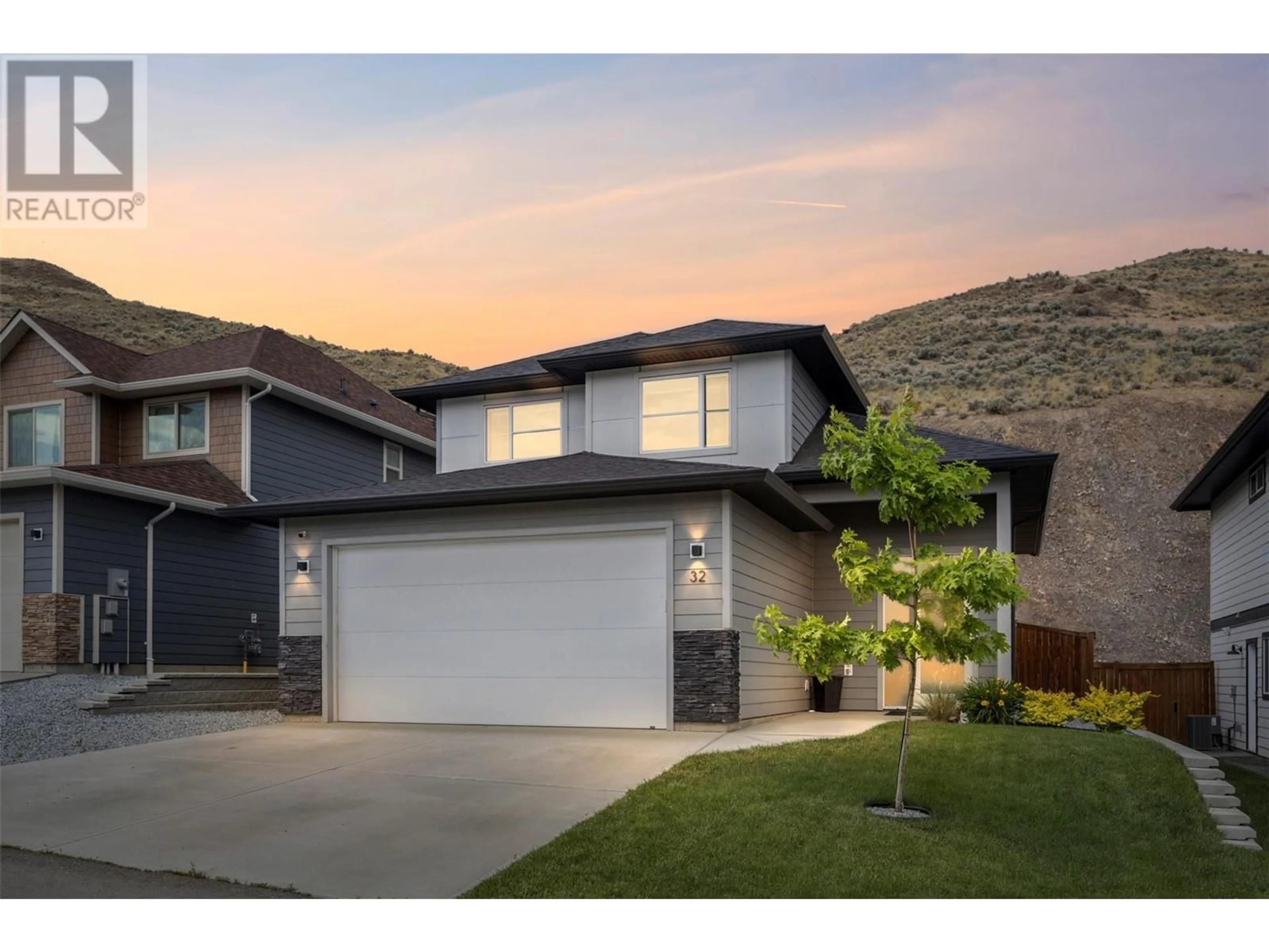 Home with vinyl exterior material, street for 32 - 1900 ORD ROAD, Kamloops British Columbia V2B0B6