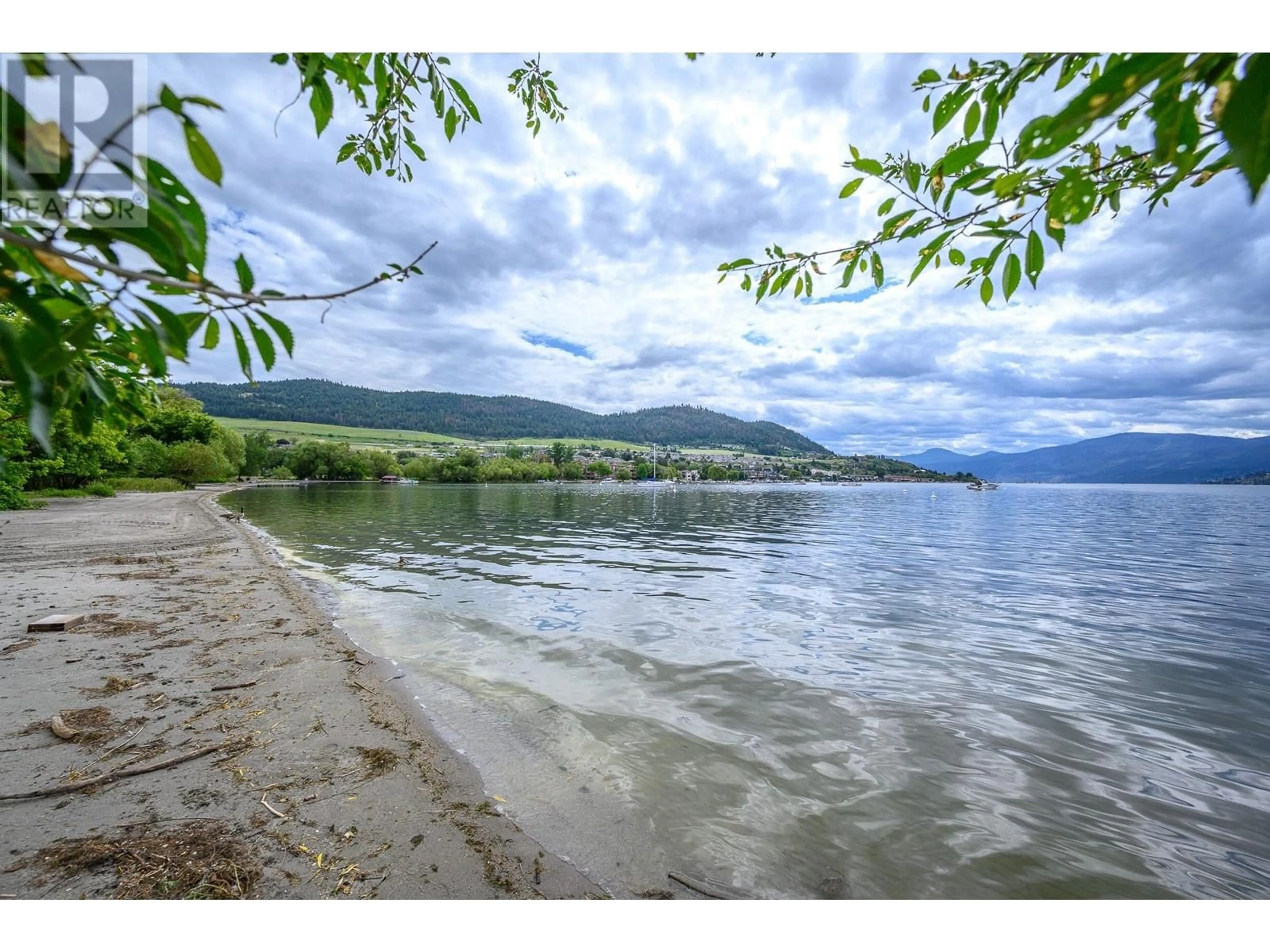 Blurry image for 2612 LAKESHORE ROAD, Vernon British Columbia V1H1N1