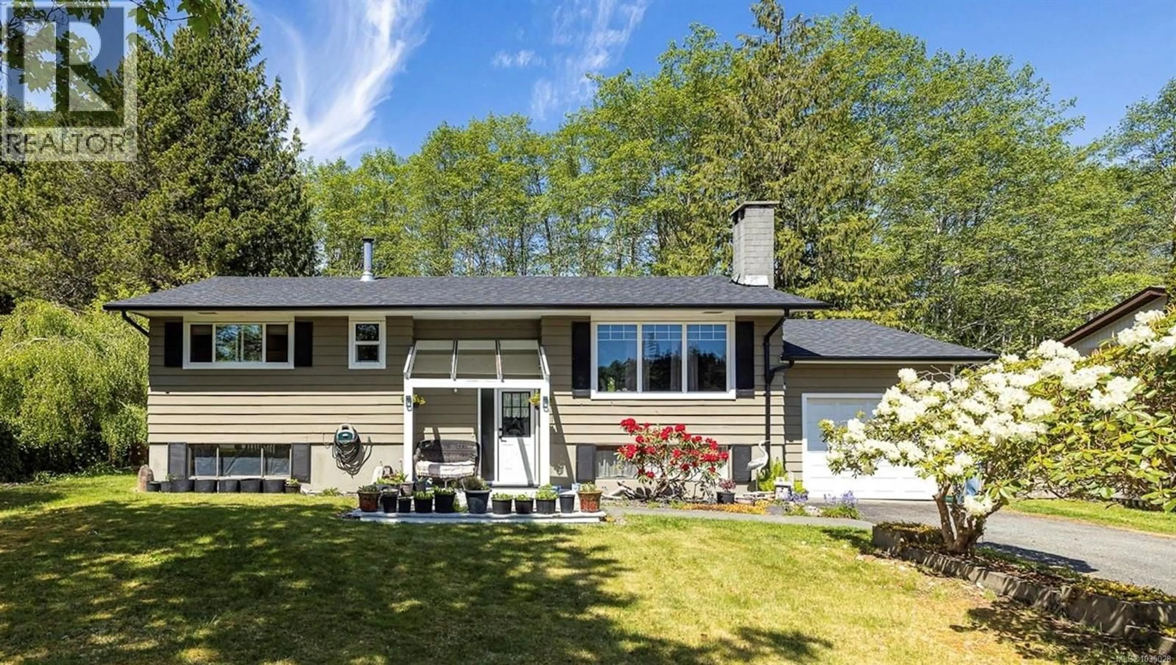 Home with vinyl exterior material, unknown for 7435 THUNDERBIRD WAY, Port Hardy British Columbia V0N2P0