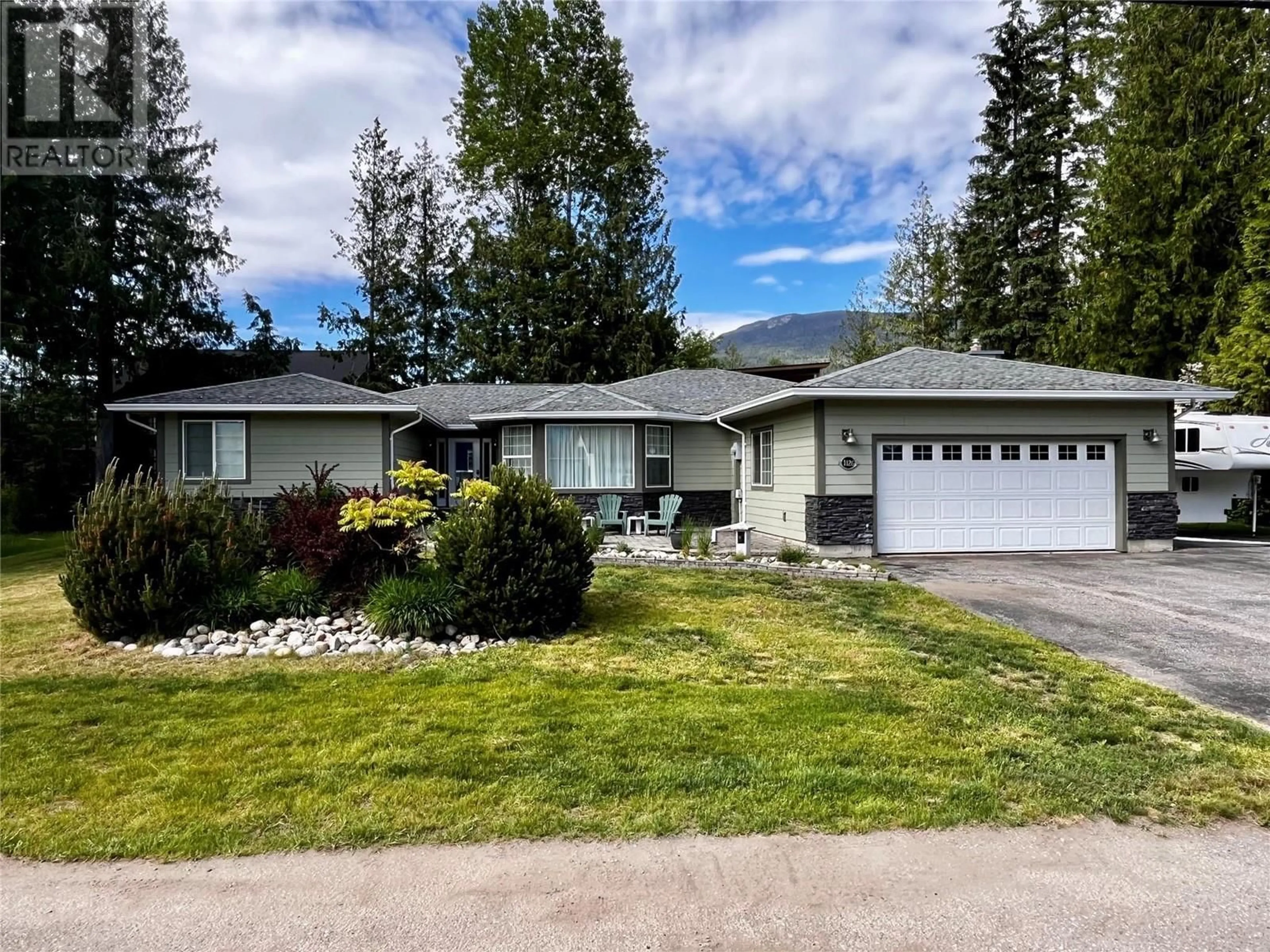 A pic from outside/outdoor area/front of a property/back of a property/a pic from drone, mountain view for 1126 NICHOL ROAD, Revelstoke British Columbia V0E2S1