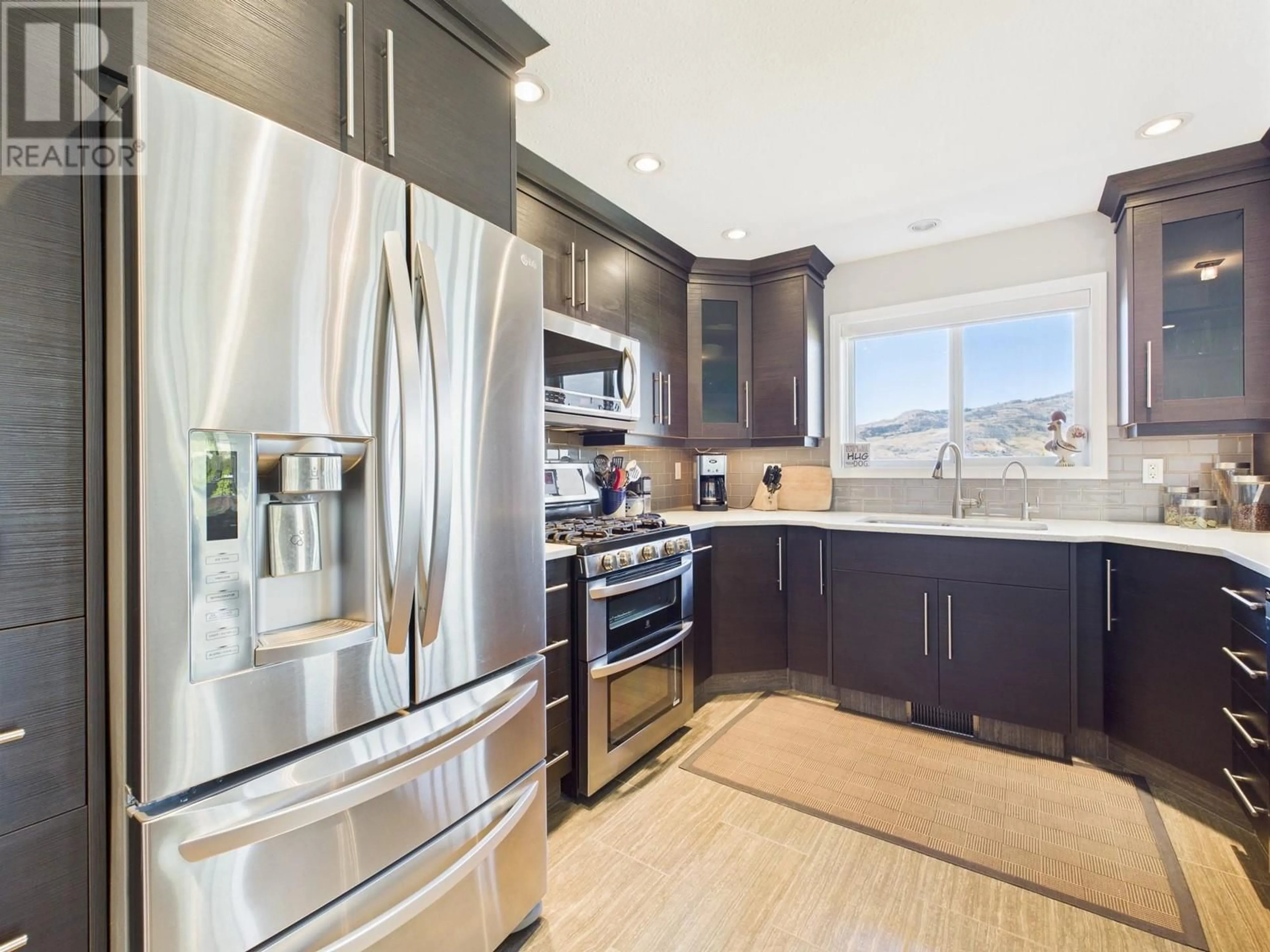 Contemporary kitchen, unknown for 3320 36TH AVENUE, Osoyoos British Columbia V0H1V6