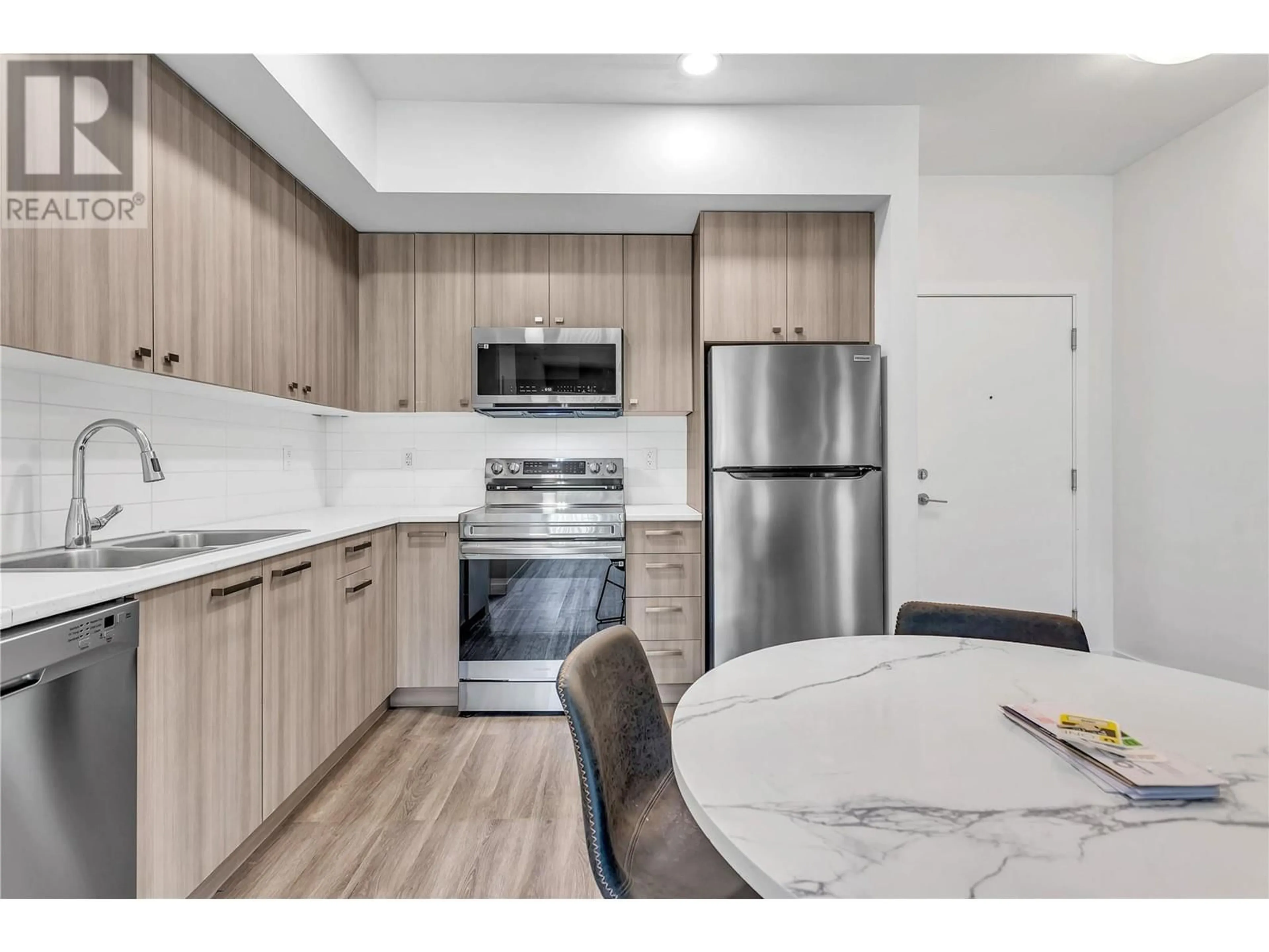 Standard kitchen, unknown for 322 - 935 ACADEMY WAY, Kelowna British Columbia V1V3C9