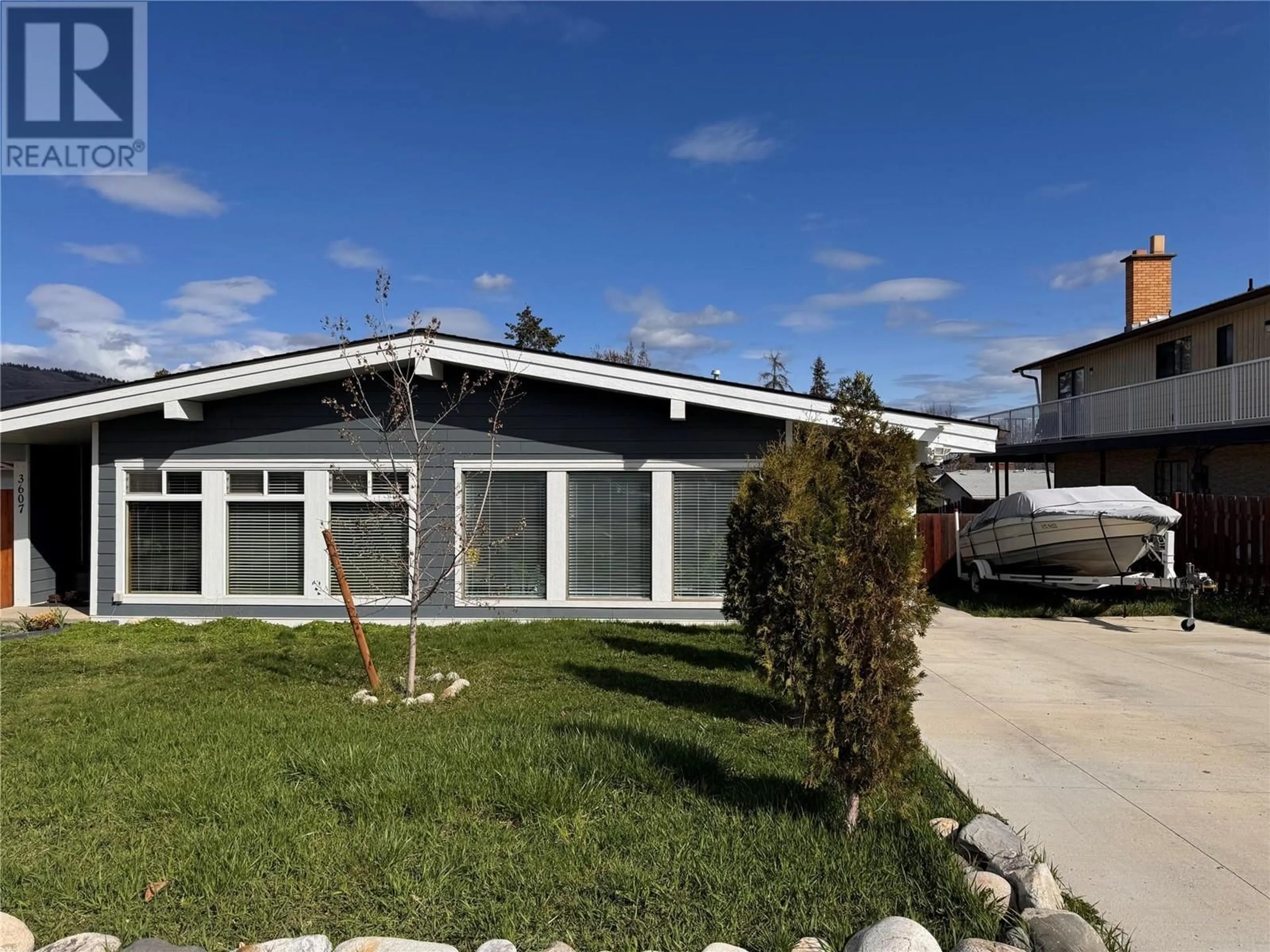 Home with vinyl exterior material, street for 3605 COMMONAGE CRESCENT, Vernon British Columbia V1T3E9