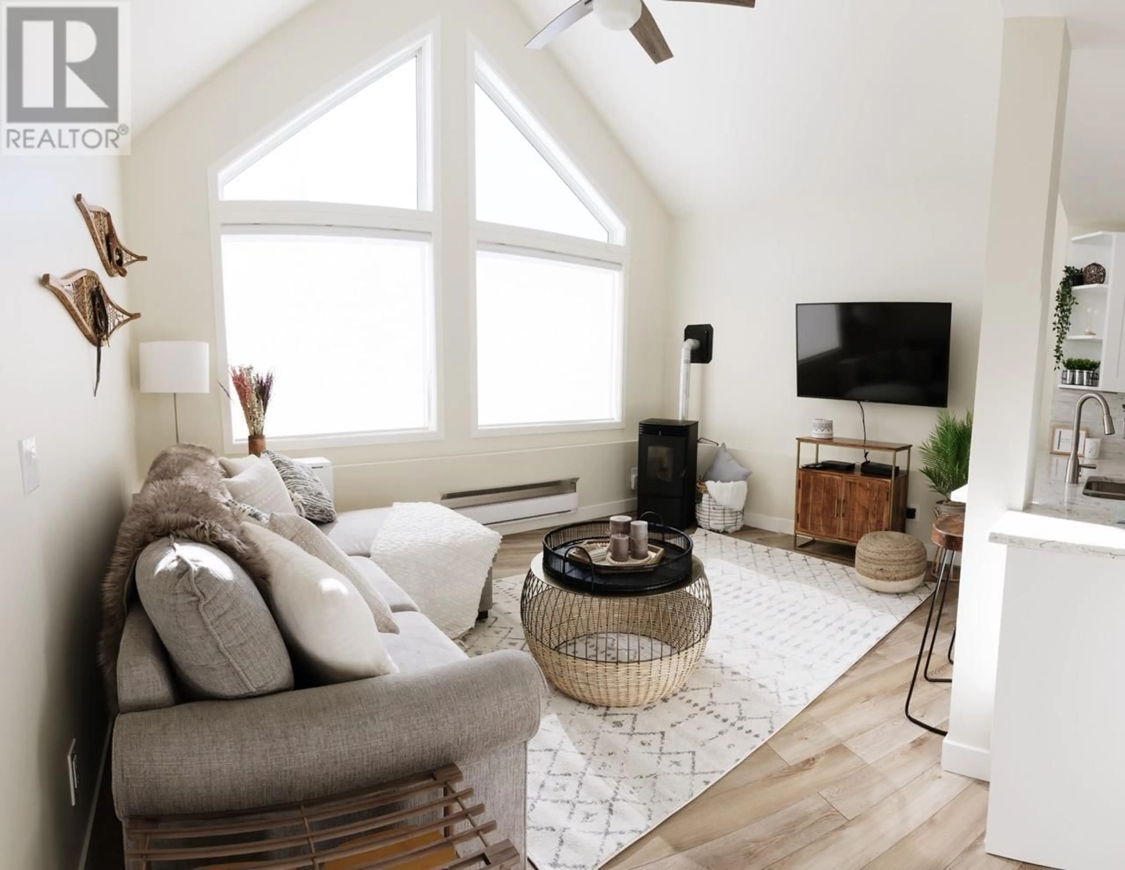 Living room with furniture, unknown for 117C - 5981 SNOW PINES CRESCENT, Big White British Columbia V1P1P3