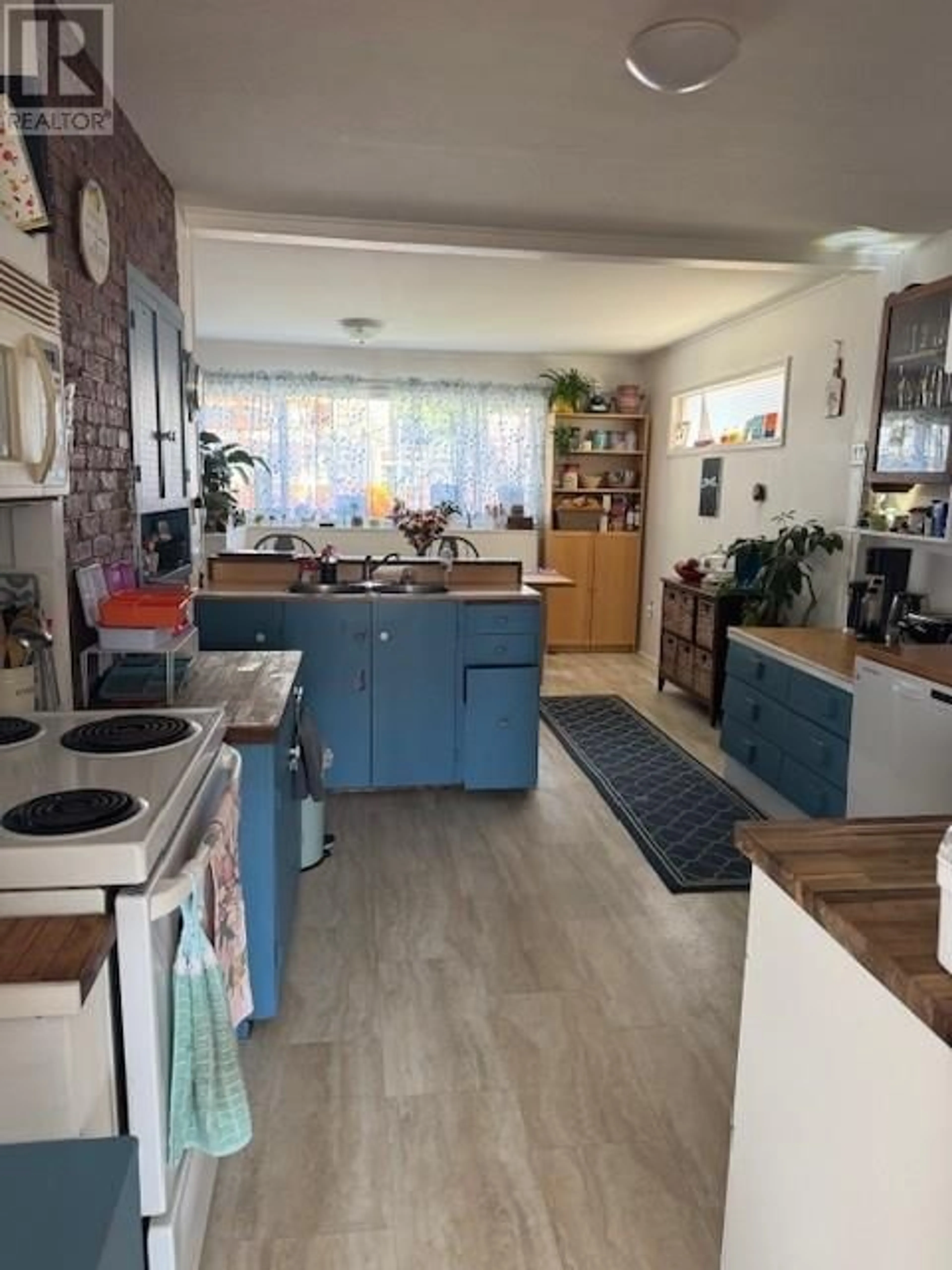 Open concept kitchen, unknown for 235 BURDETT STREET, Kimberley British Columbia V1A1W2