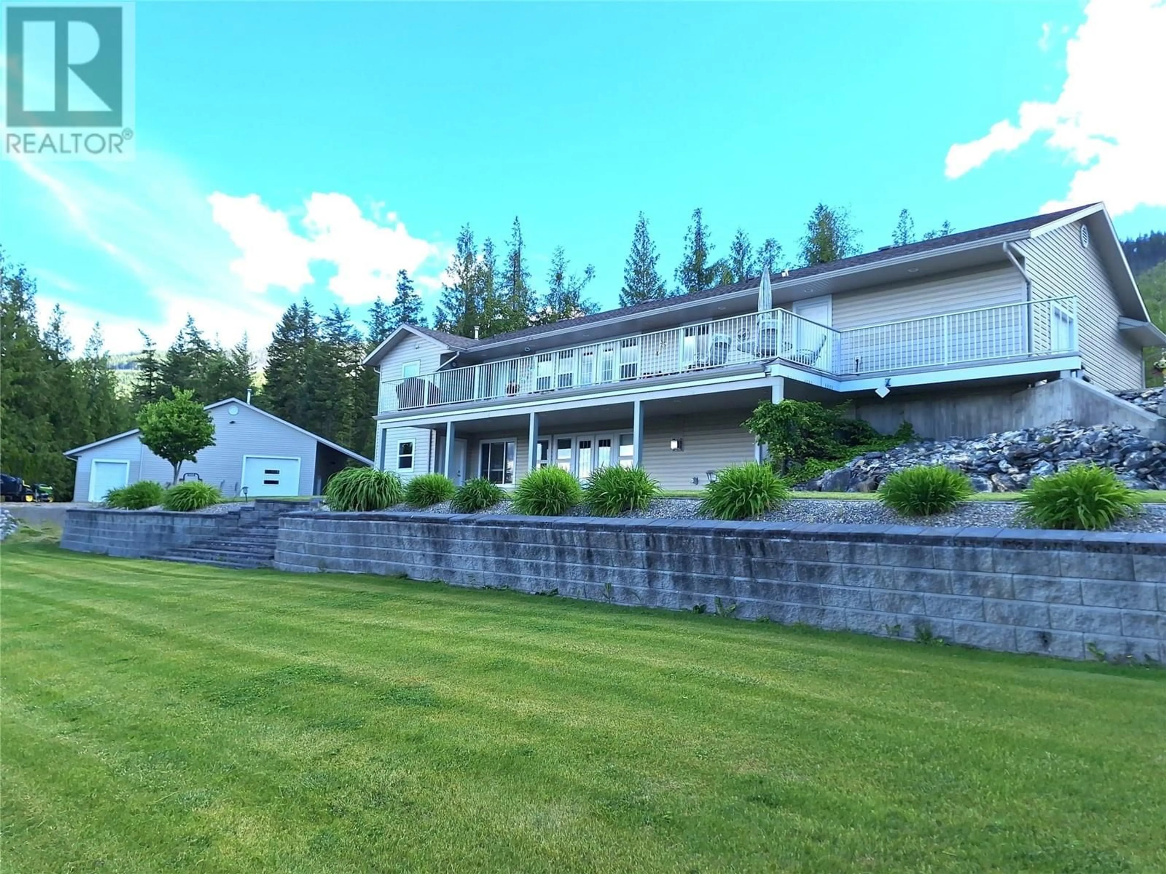 A pic from outside/outdoor area/front of a property/back of a property/a pic from drone, unknown for 1406 HUCKLEBERRY DRIVE, Sorrento British Columbia V0E2W1