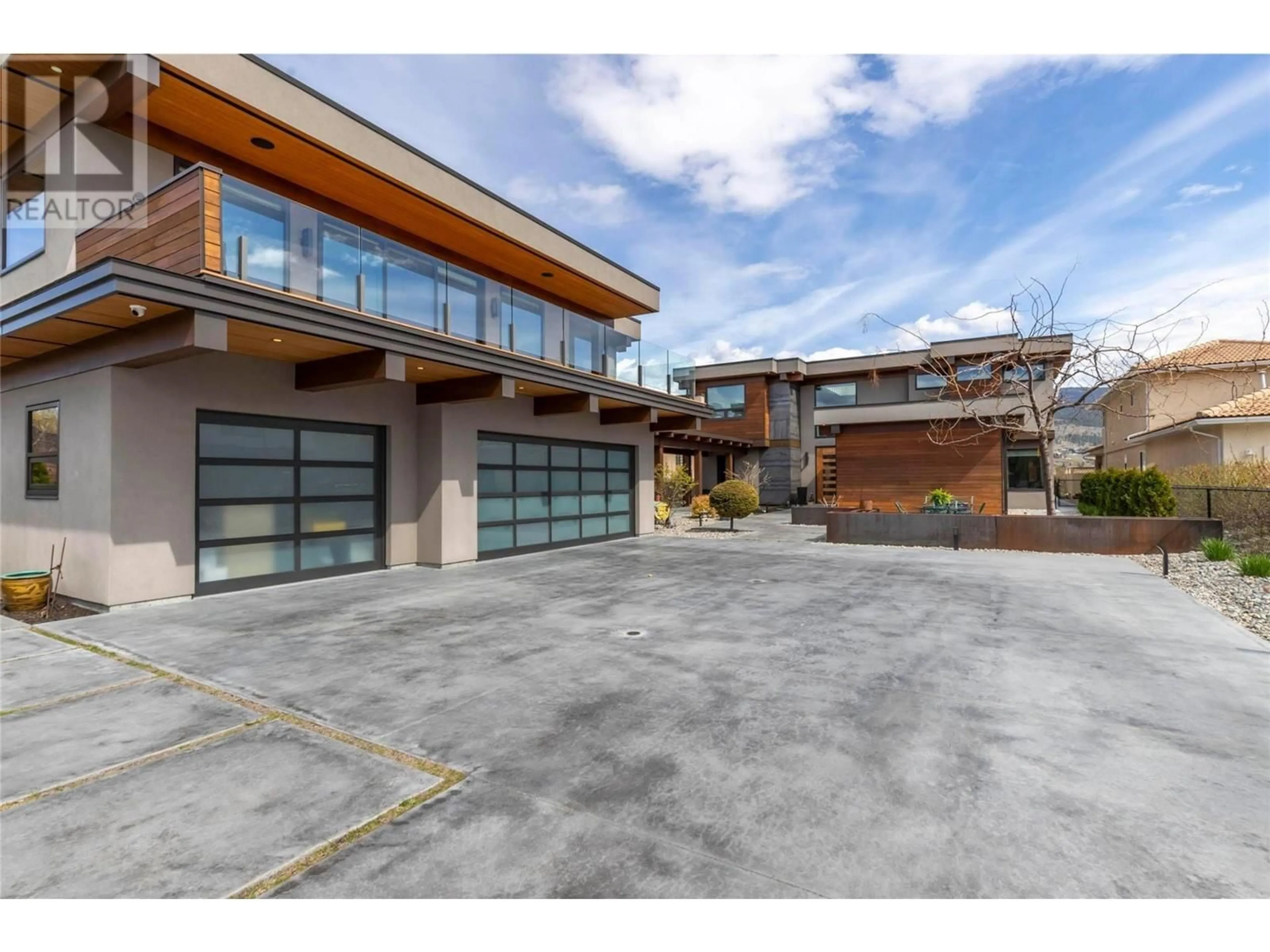 Indoor garage for 5818 DALE AVENUE, Summerland British Columbia V0H1Z9