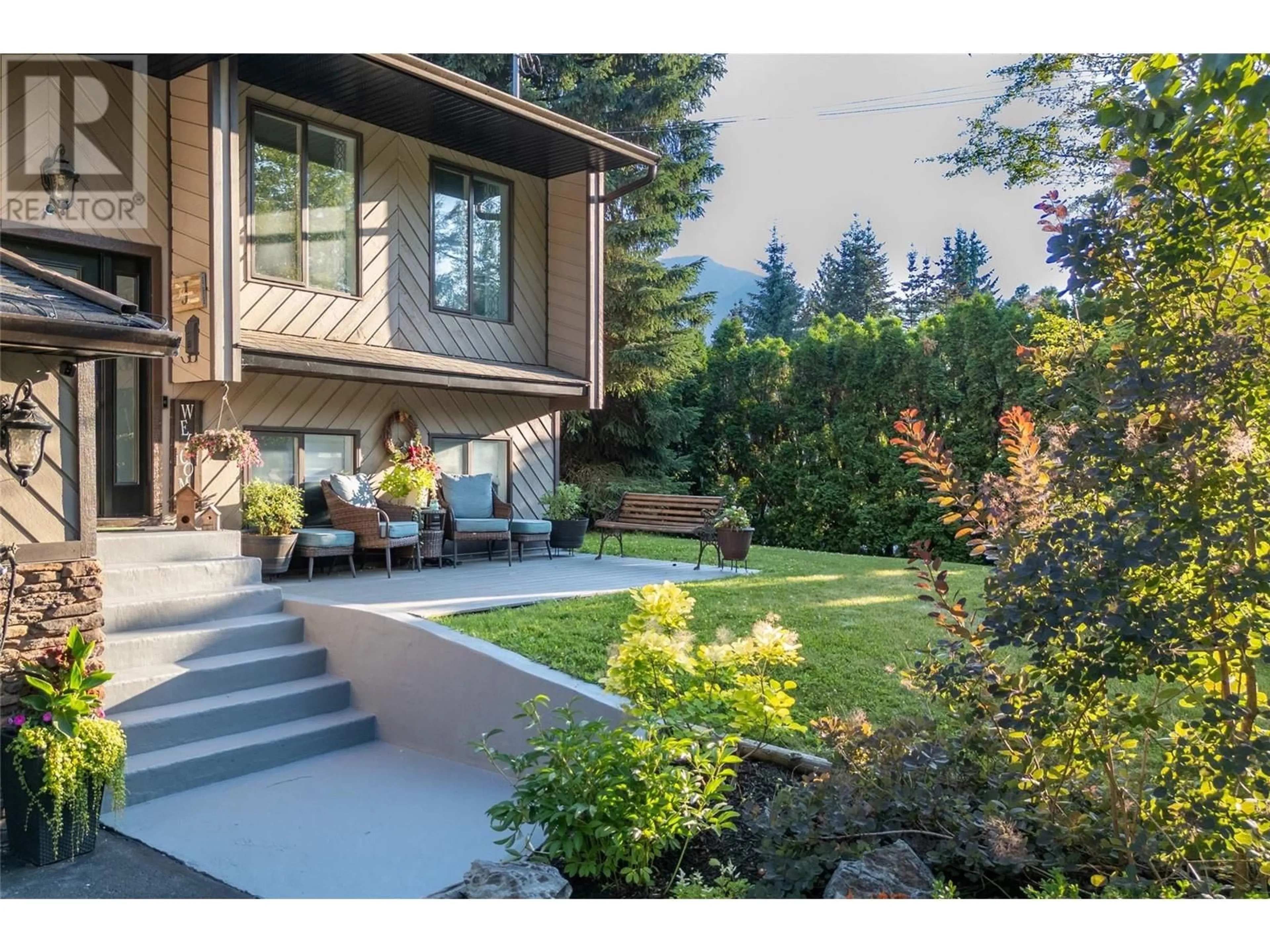 Patio, unknown for 1559 MCKINNON ROAD, Revelstoke British Columbia V0E2S1