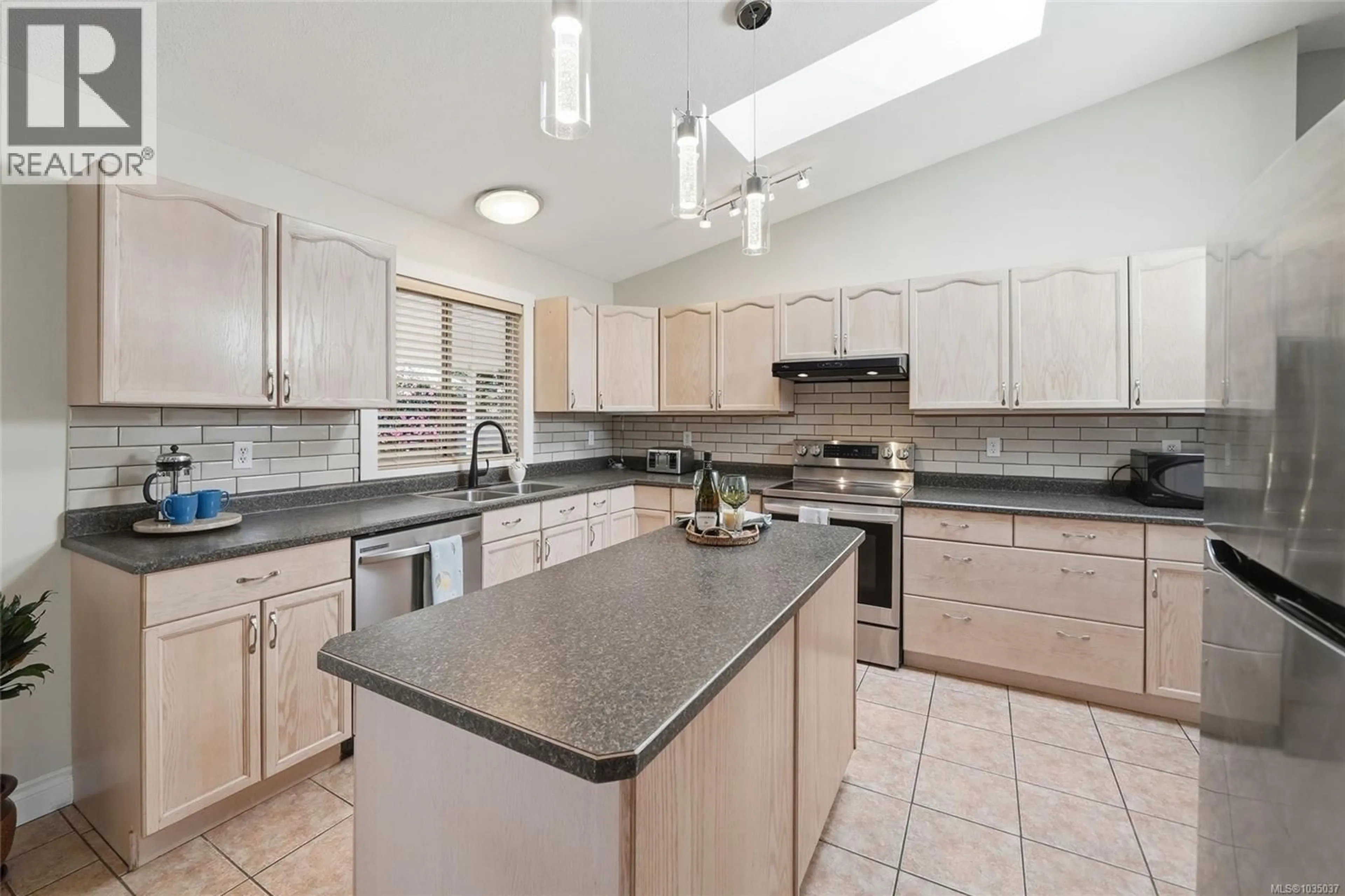 Open concept kitchen, ceramic/tile floor for 1220 MARINA WAY, Nanoose Bay British Columbia V9P9B8
