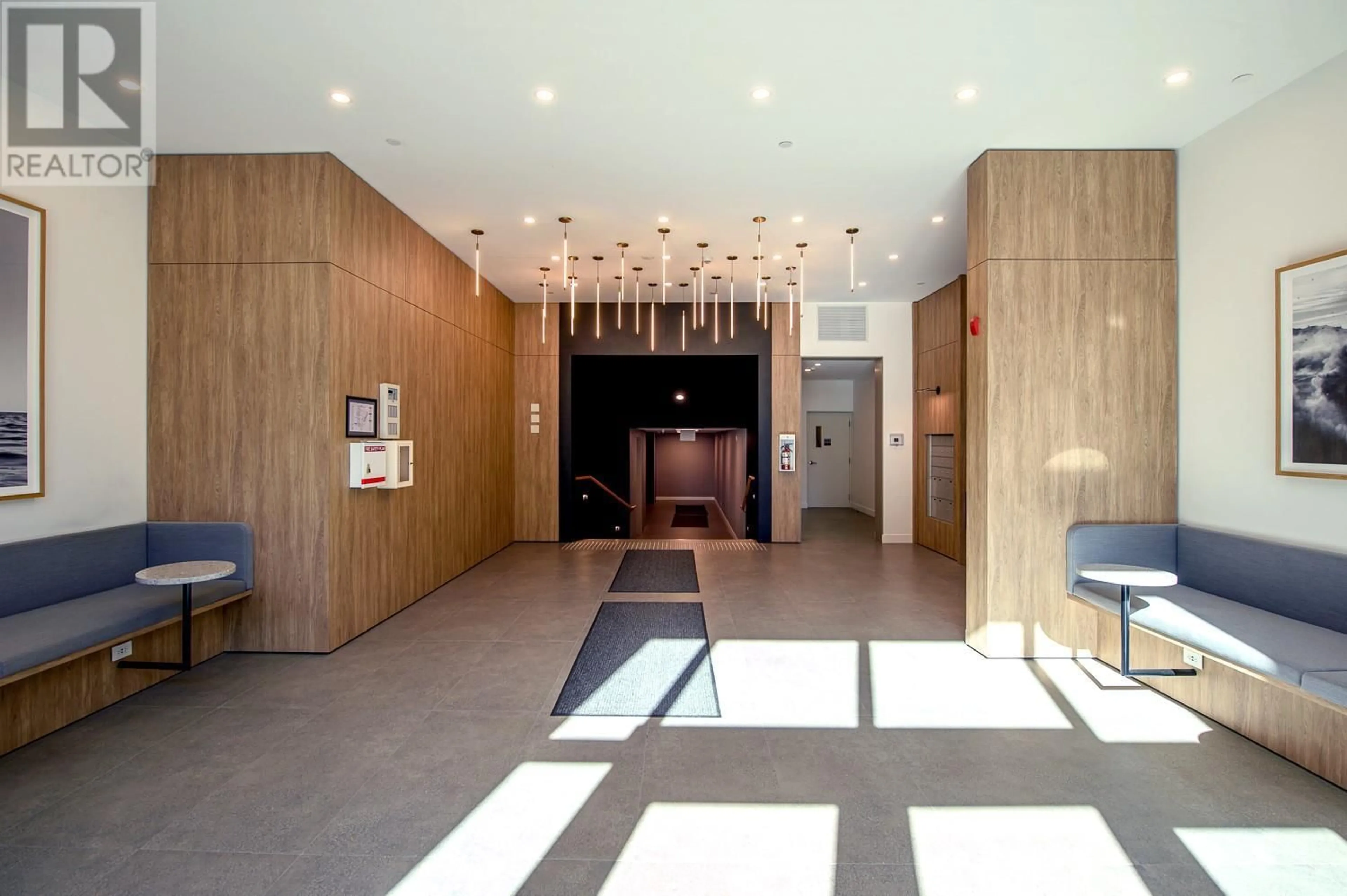 Lobby for 403 - 3409 LAKESHORE ROAD, Kelowna British Columbia V1W0G6