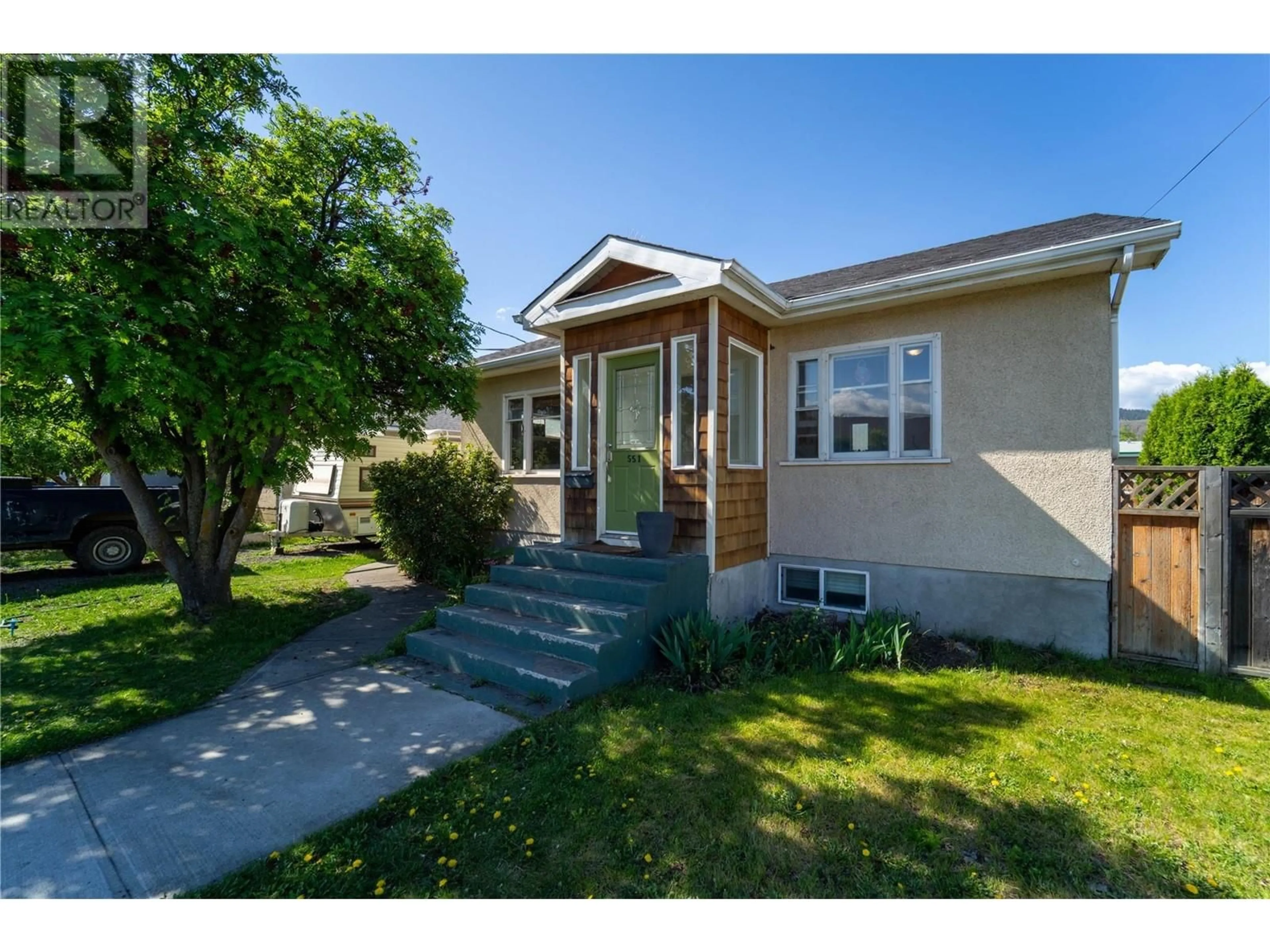 Home with vinyl exterior material, street for 551 LINDEN AVENUE, Kamloops British Columbia V2B2N5
