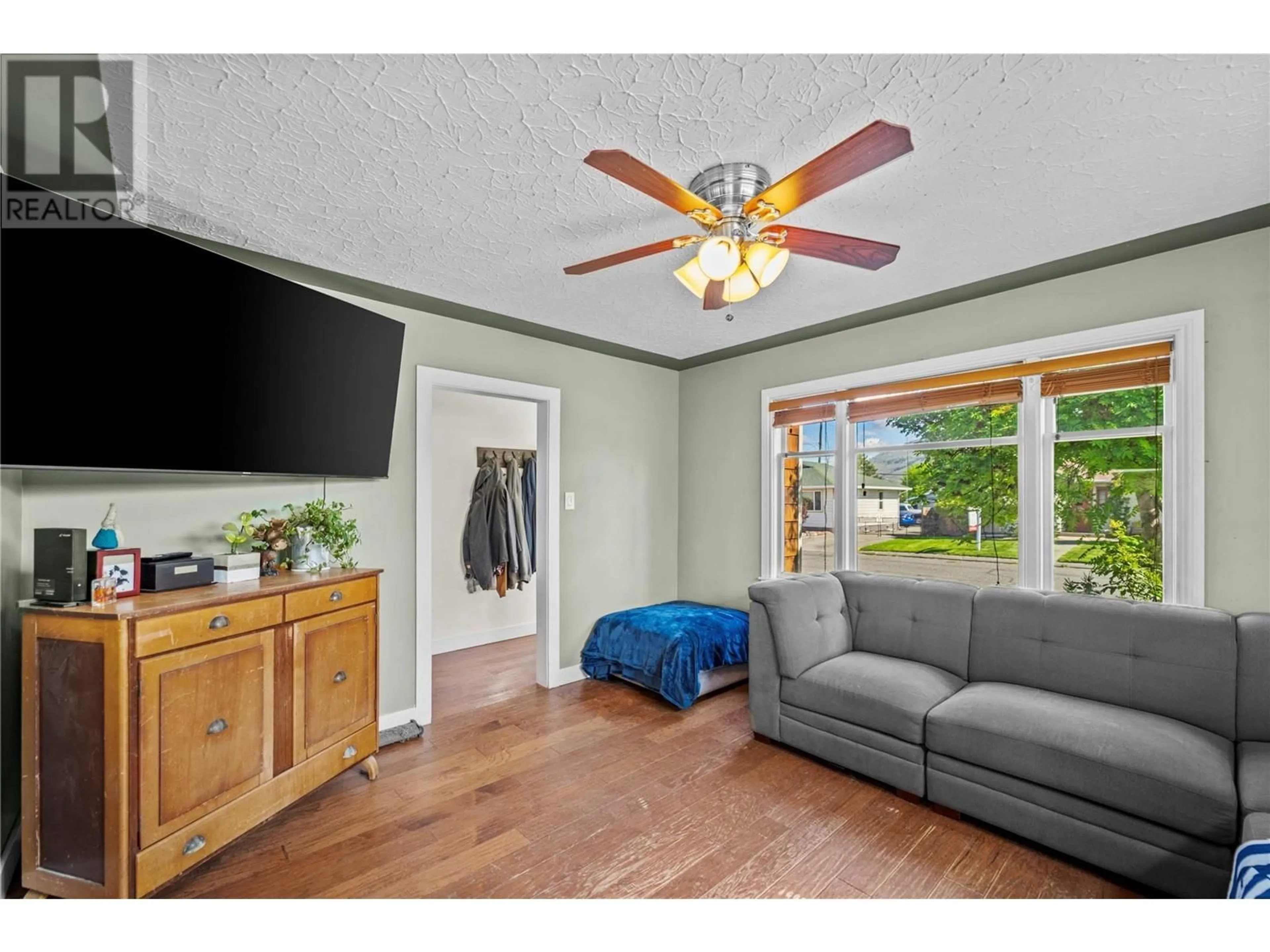 A pic of a room for 551 LINDEN AVENUE, Kamloops British Columbia V2B2N5