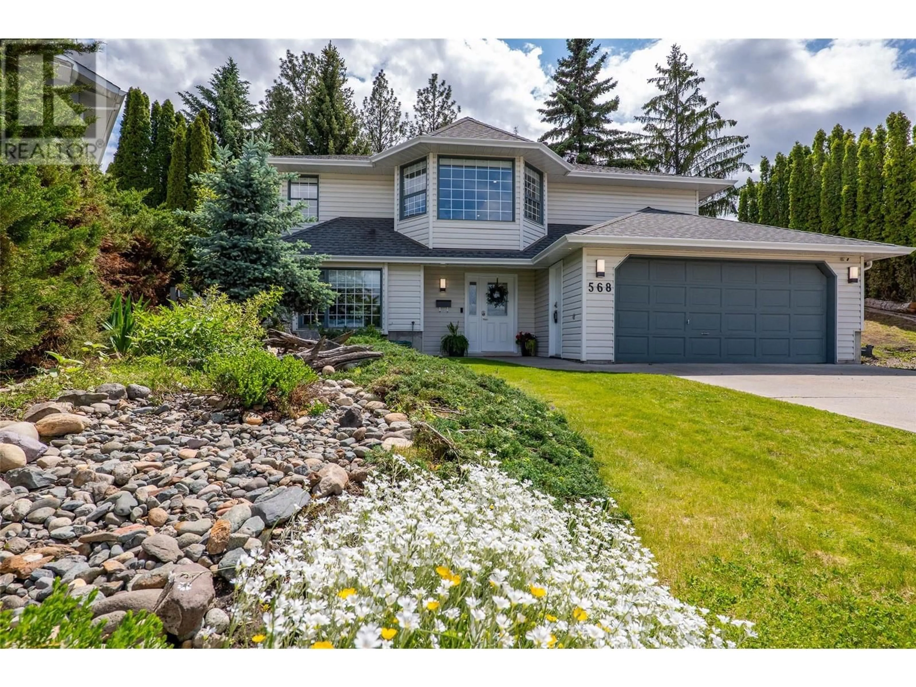 Home with vinyl exterior material, unknown for 568 CARMEL COURT, Kamloops British Columbia V2E2G3