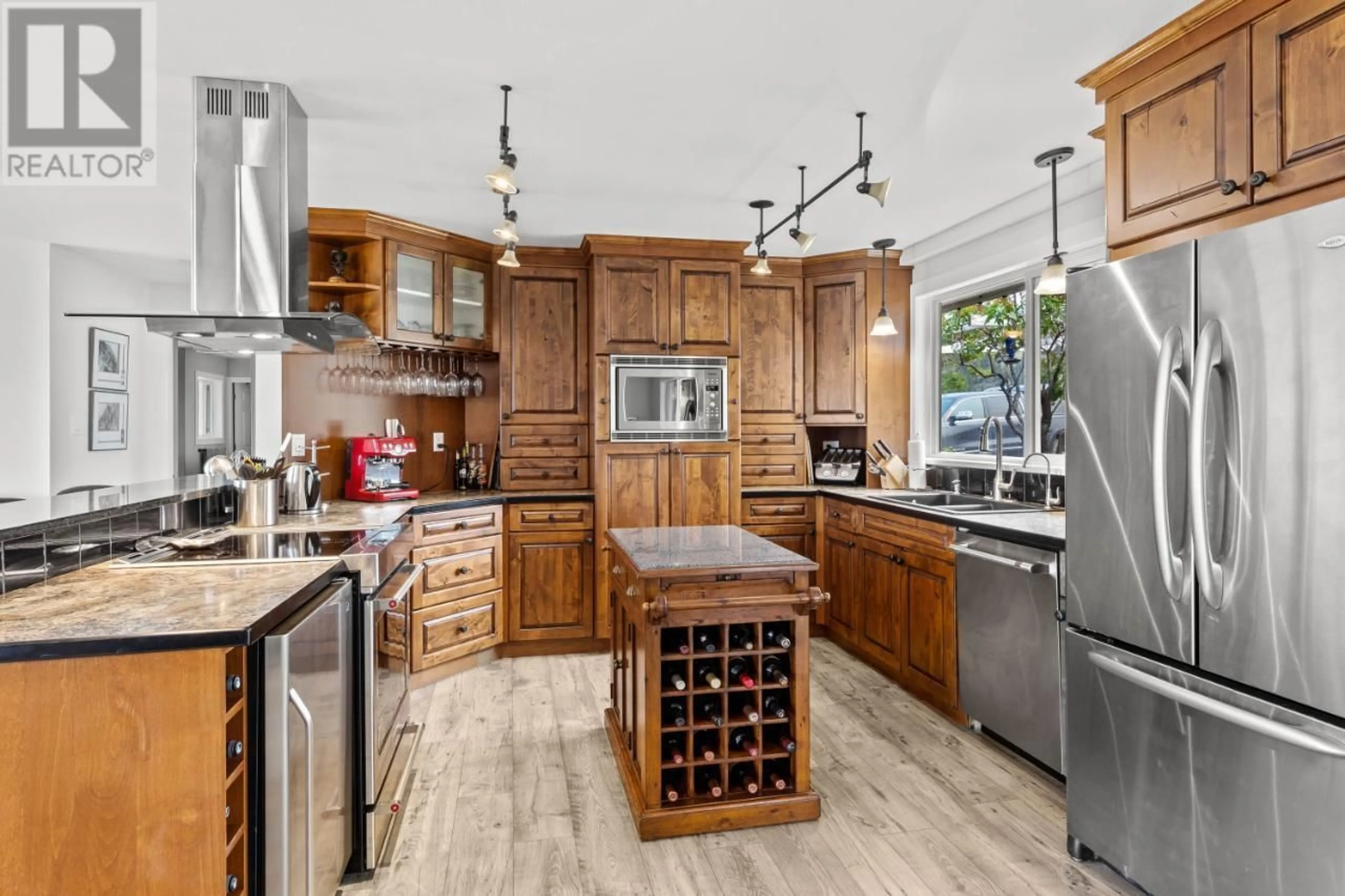 Open concept kitchen, unknown for 5657 BEATON ROAD, Kamloops British Columbia V1S2A4