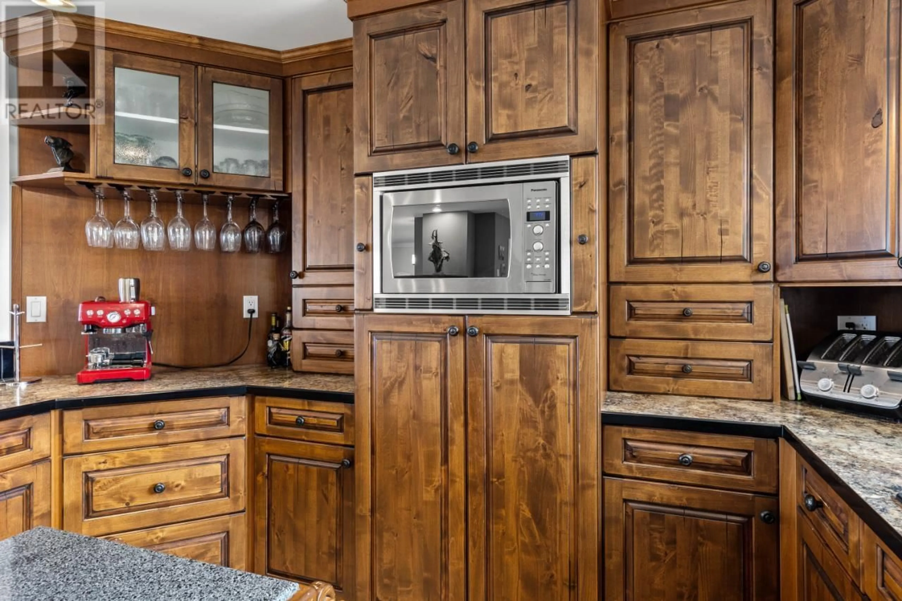 Rustic kitchen, wood/laminate floor for 5657 BEATON ROAD, Kamloops British Columbia V1S2A4