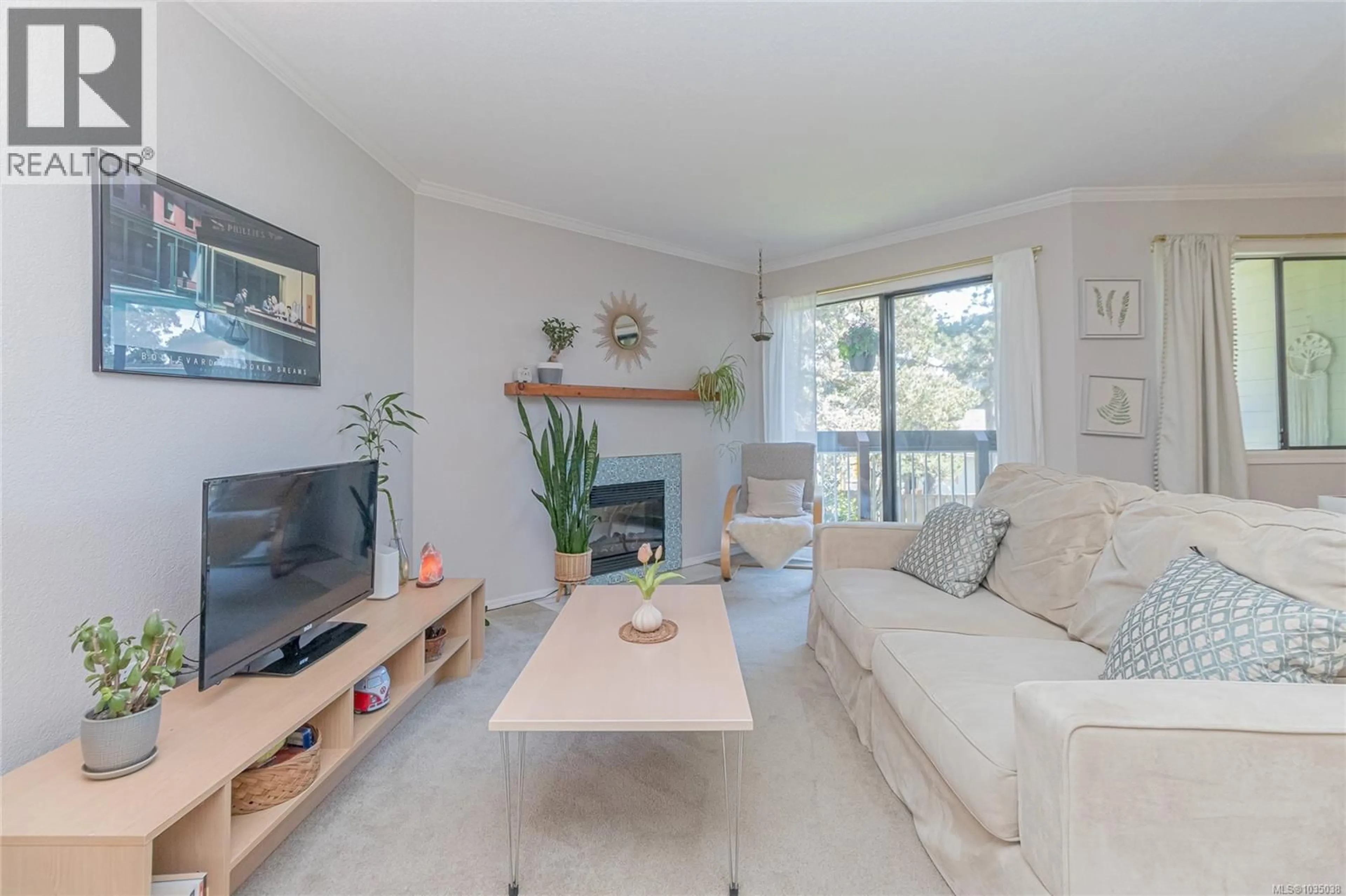 Living room with furniture, unknown for 303 - 69 GORGE ROAD WEST, Saanich British Columbia V9A1L9