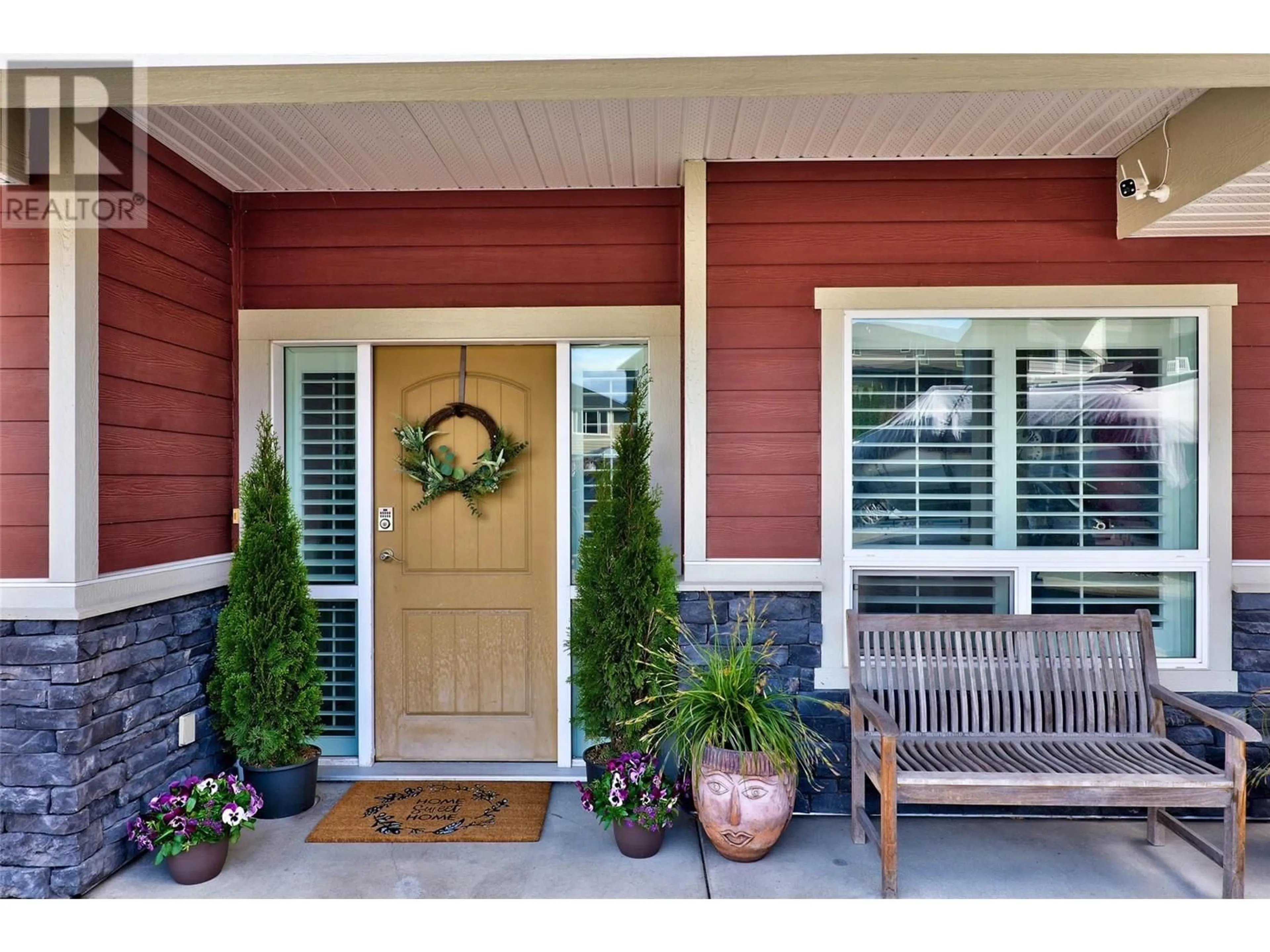 Indoor entryway for 328 BADGER PLACE, Kamloops British Columbia V2C0B2