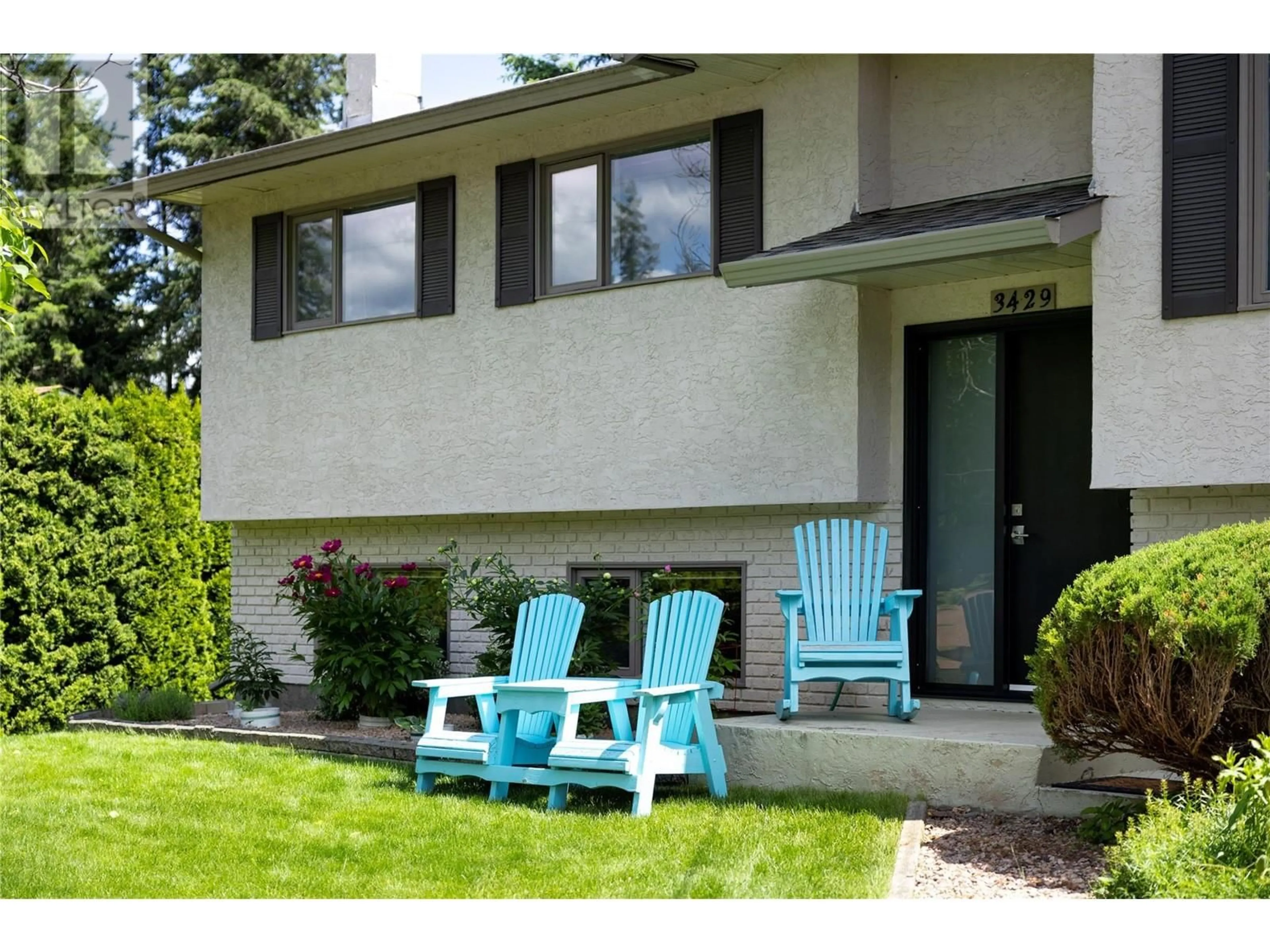 Patio, street for 3429 LARCH DRIVE, Spallumcheen British Columbia V4Y0S8
