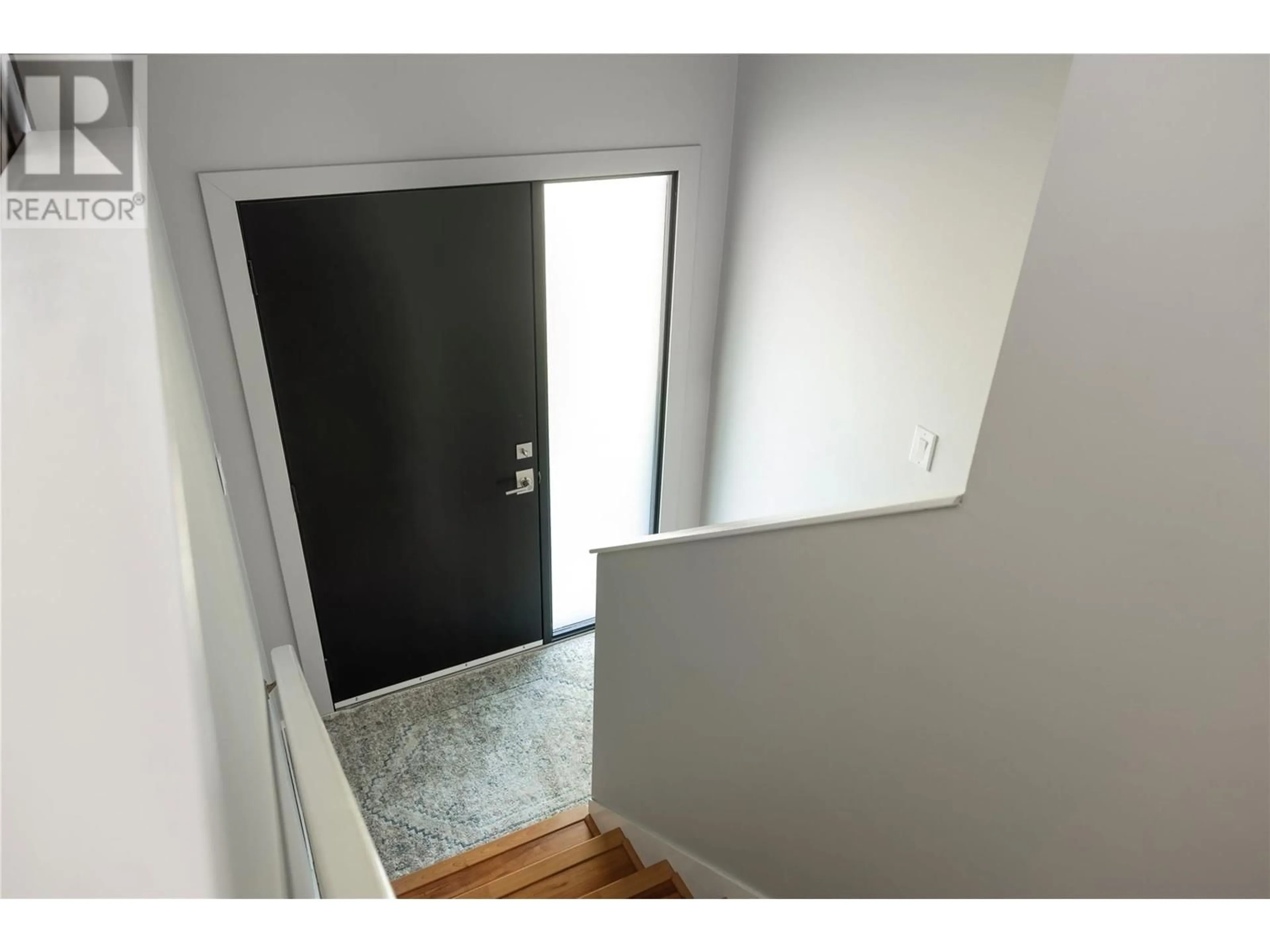 Indoor entryway for 3429 LARCH DRIVE, Spallumcheen British Columbia V4Y0S8