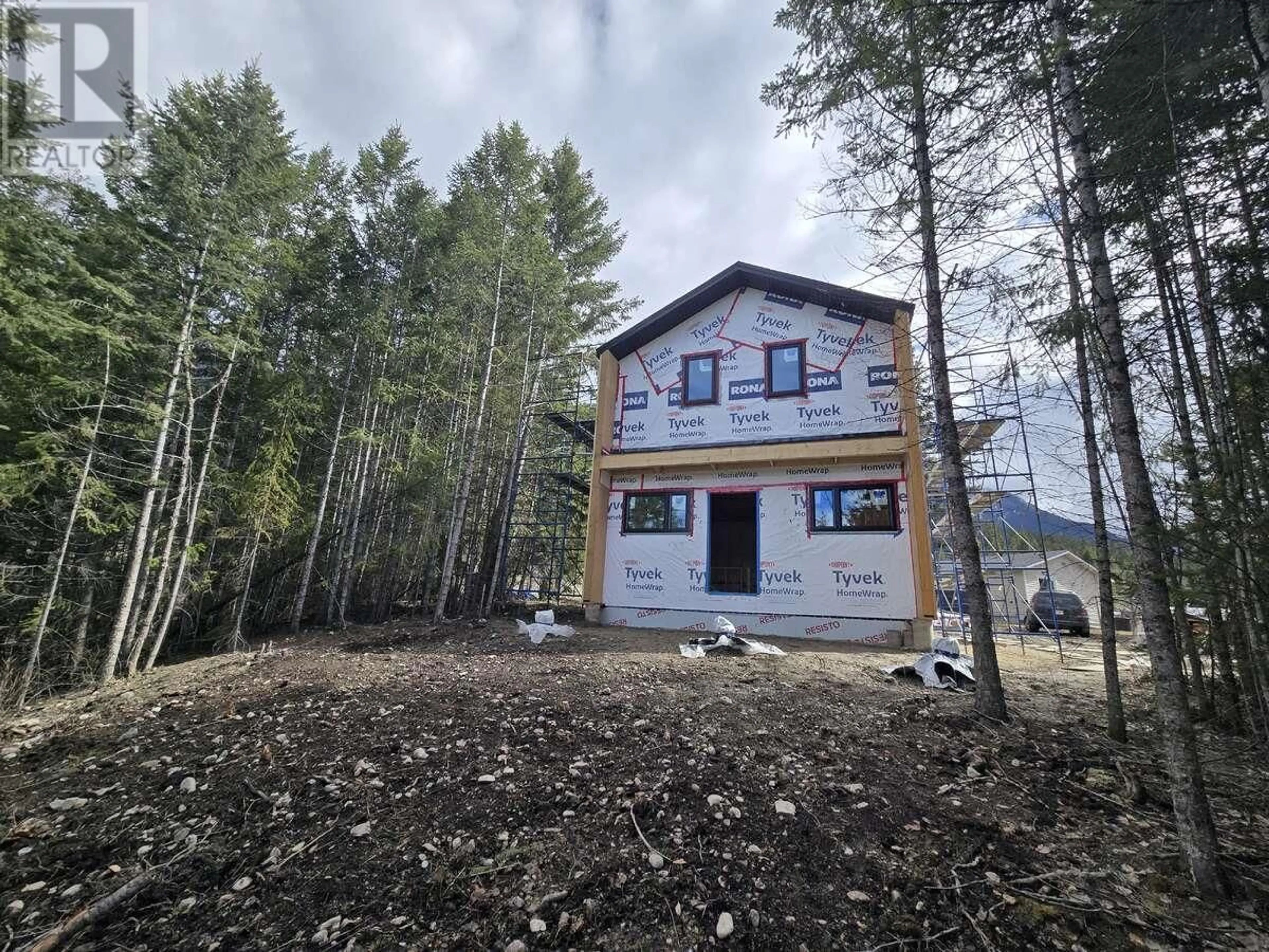 A pic from outside/outdoor area/front of a property/back of a property/a pic from drone, unknown for 640 95 HIGHWAY, Golden British Columbia V0A1H2
