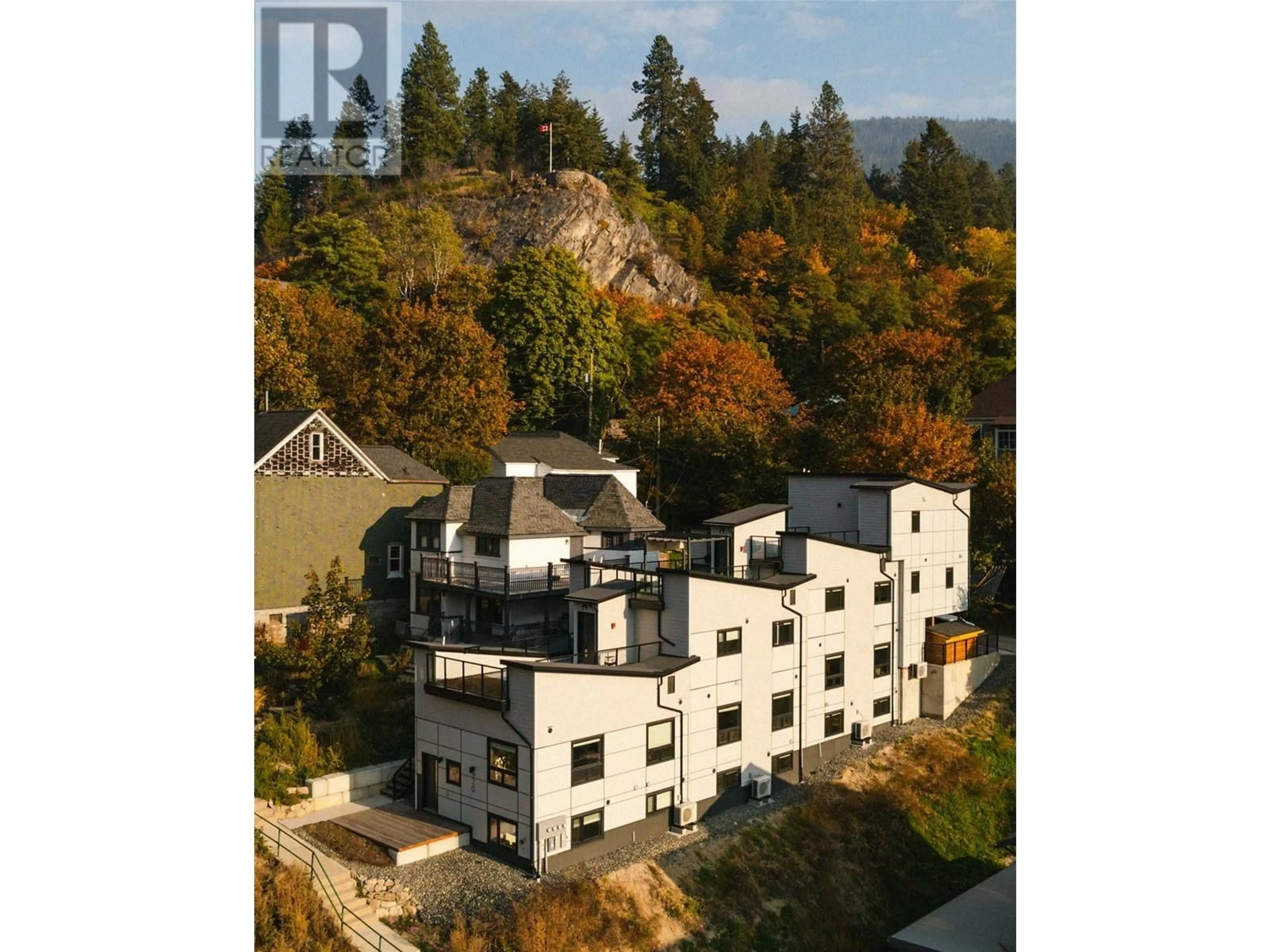 A pic from outside/outdoor area/front of a property/back of a property/a pic from drone, unknown for B - 920 FRONT STREET, Nelson British Columbia V1L4C2