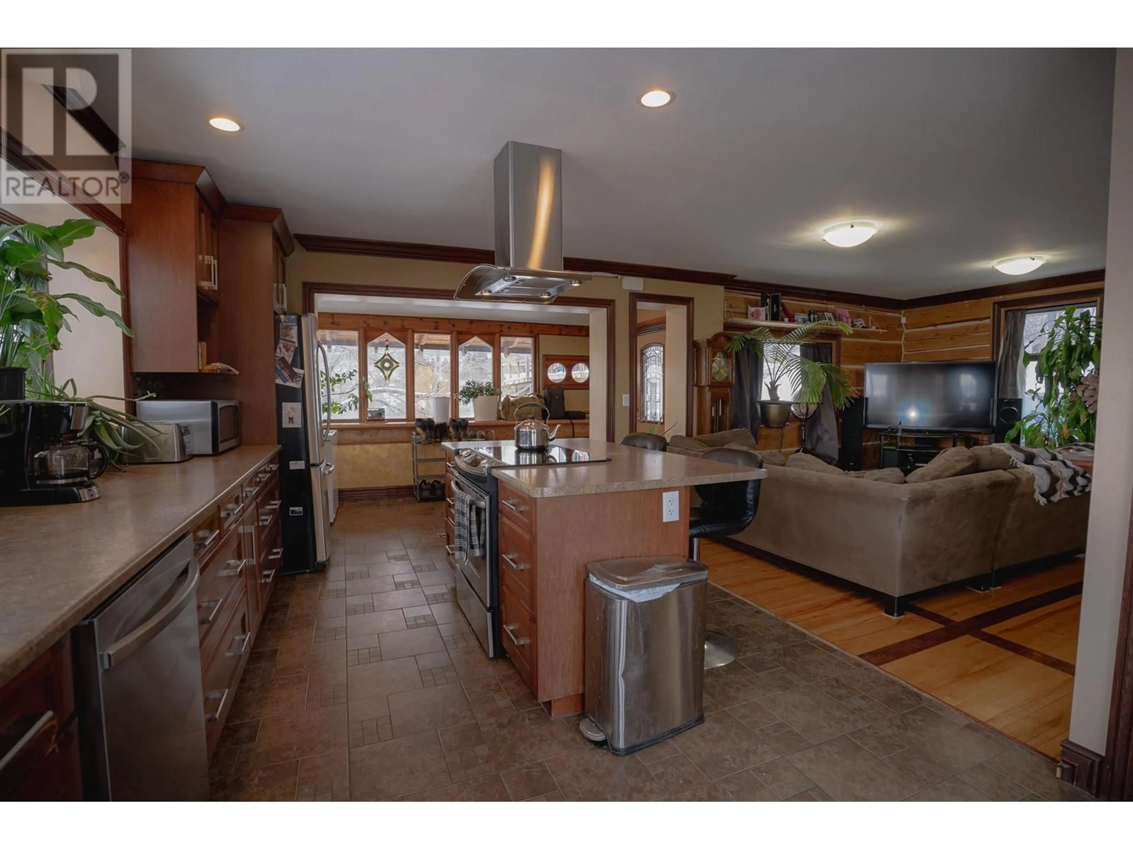 Open concept kitchen, unknown for 299 SEYMOUR STREET WEST, Kamloops British Columbia V2C1E8