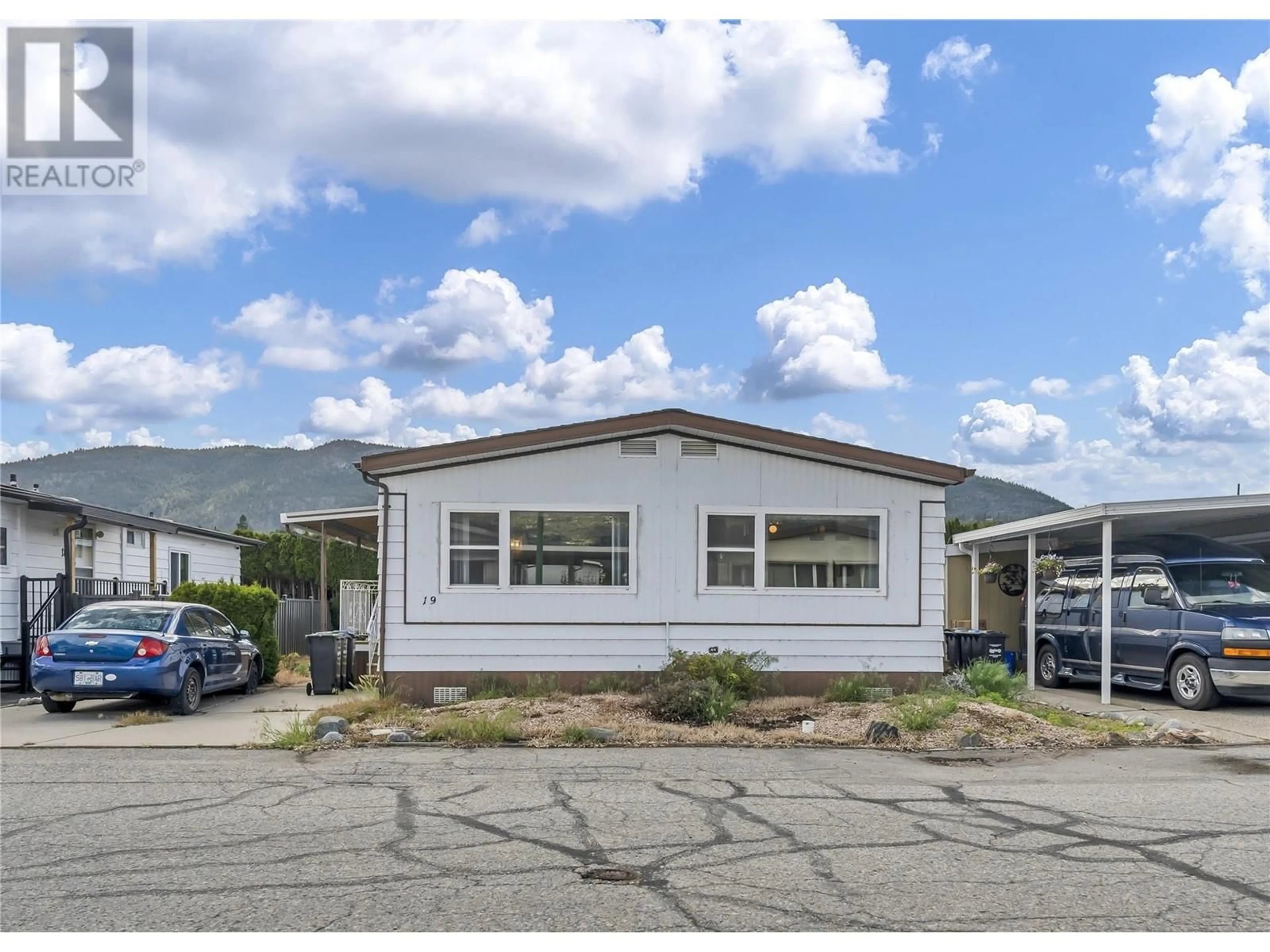 Home with vinyl exterior material, mountain view for 19 - 999 BURNABY AVENUE, Penticton British Columbia V2A1G7