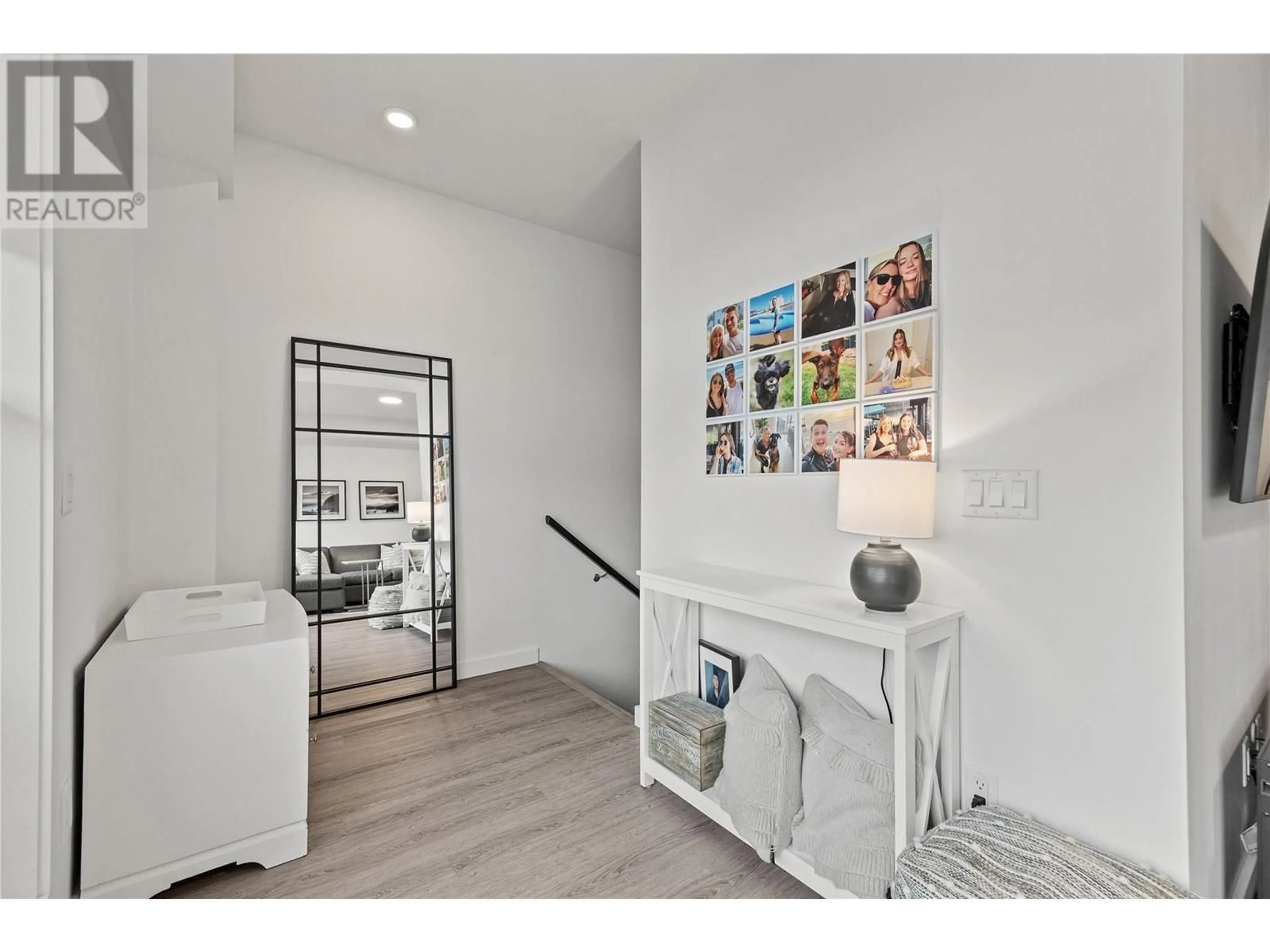Indoor entryway for 28 - 685 BOYNTON PLACE, Kelowna British Columbia V1V2Z4